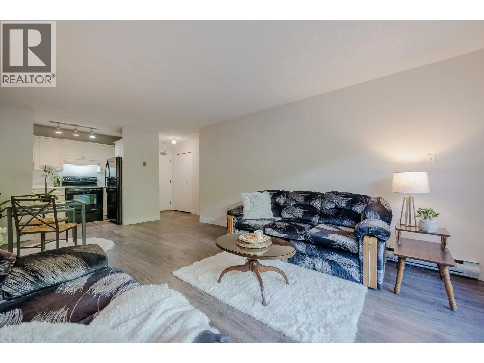 #213 215 MOWAT STREET