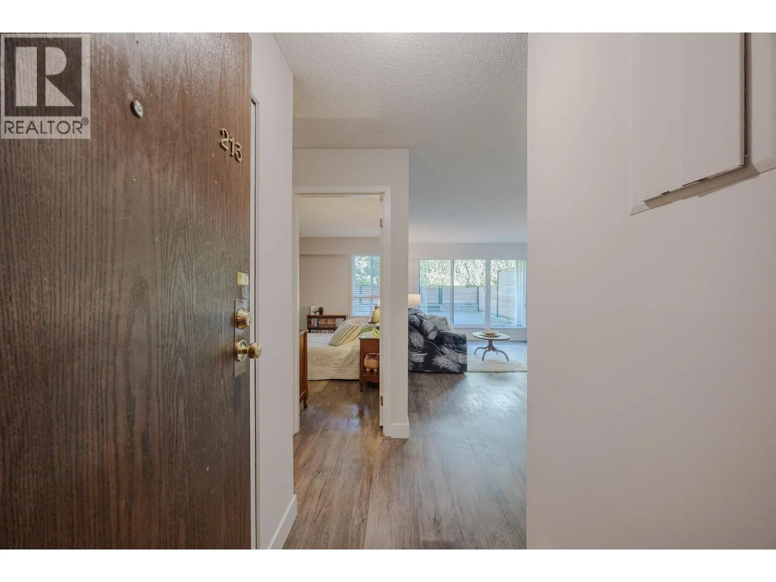 #213 215 MOWAT STREET