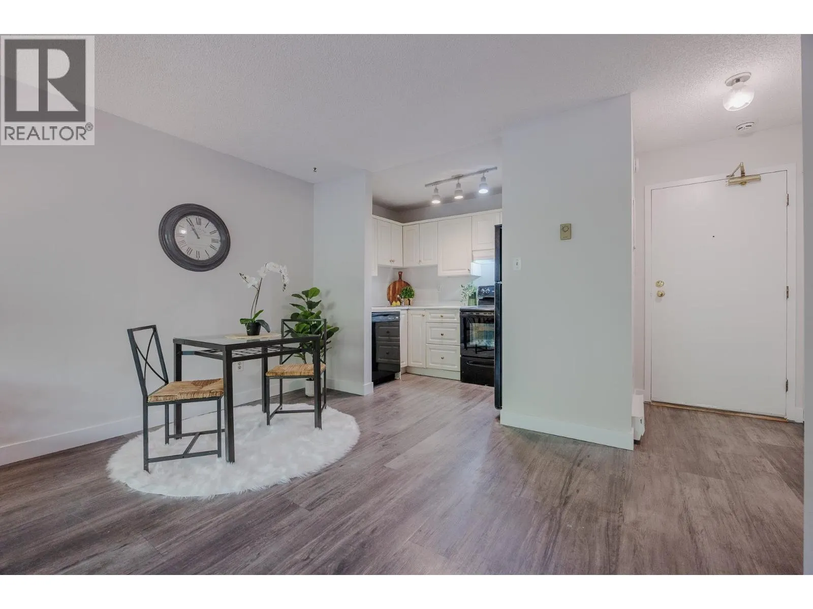 #213 215 MOWAT STREET