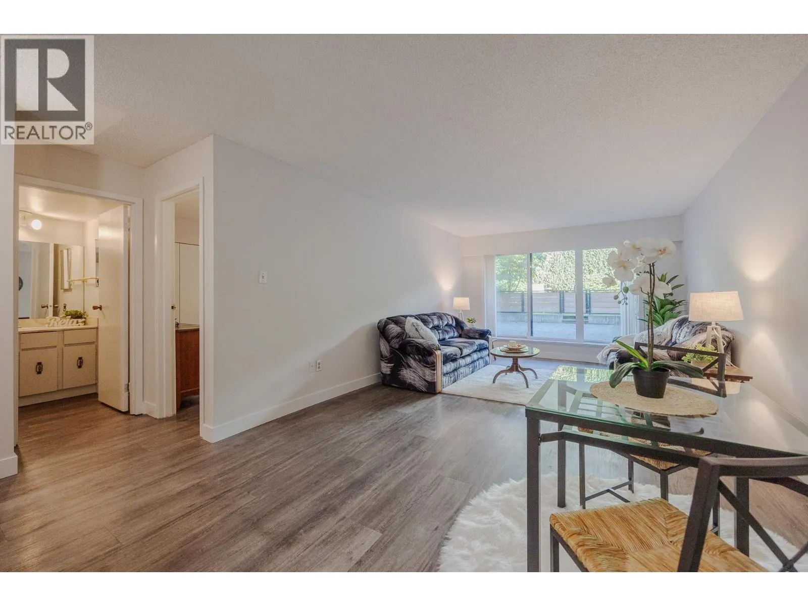 #213 215 MOWAT STREET
