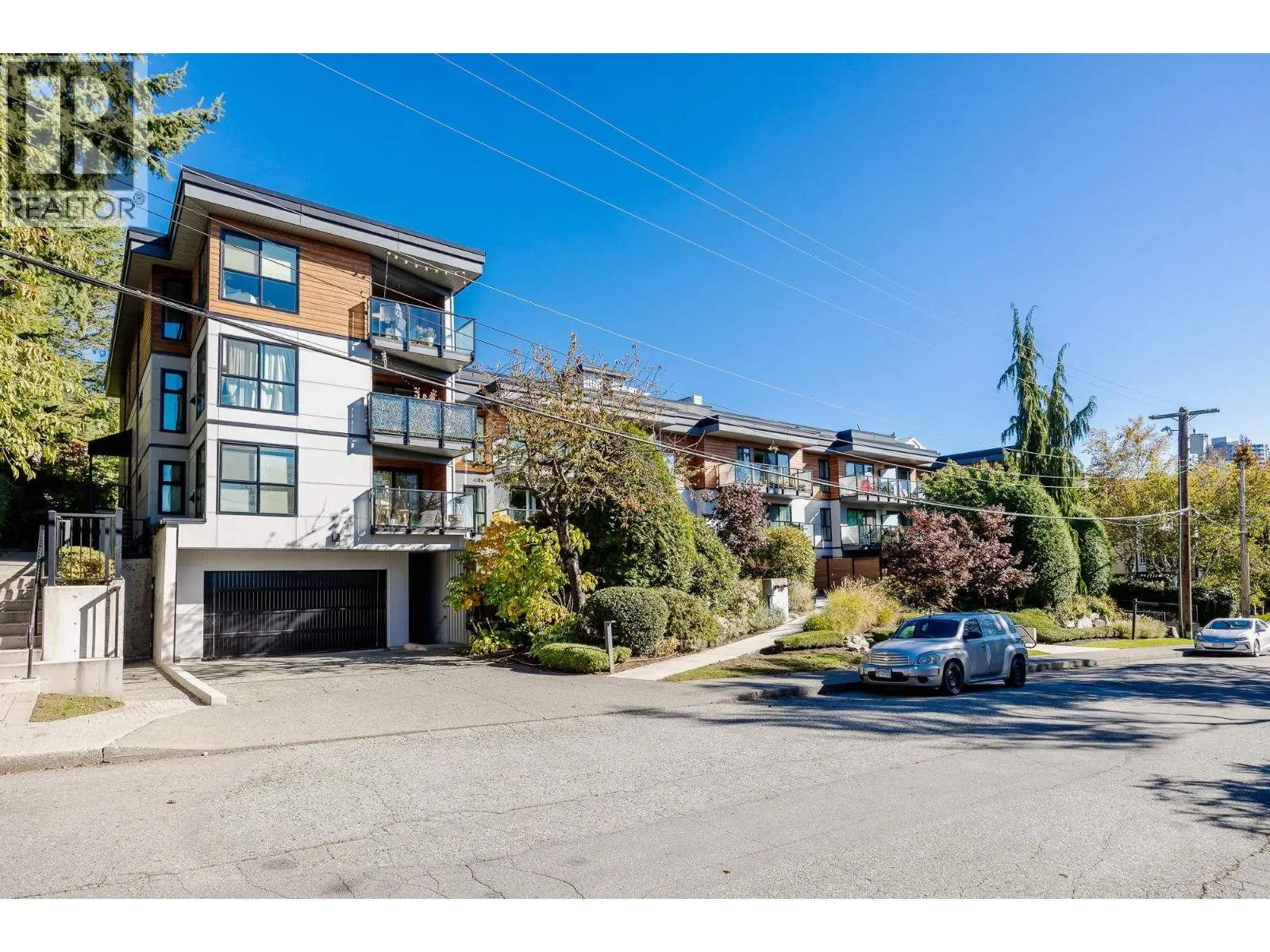 #213 215 MOWAT STREET