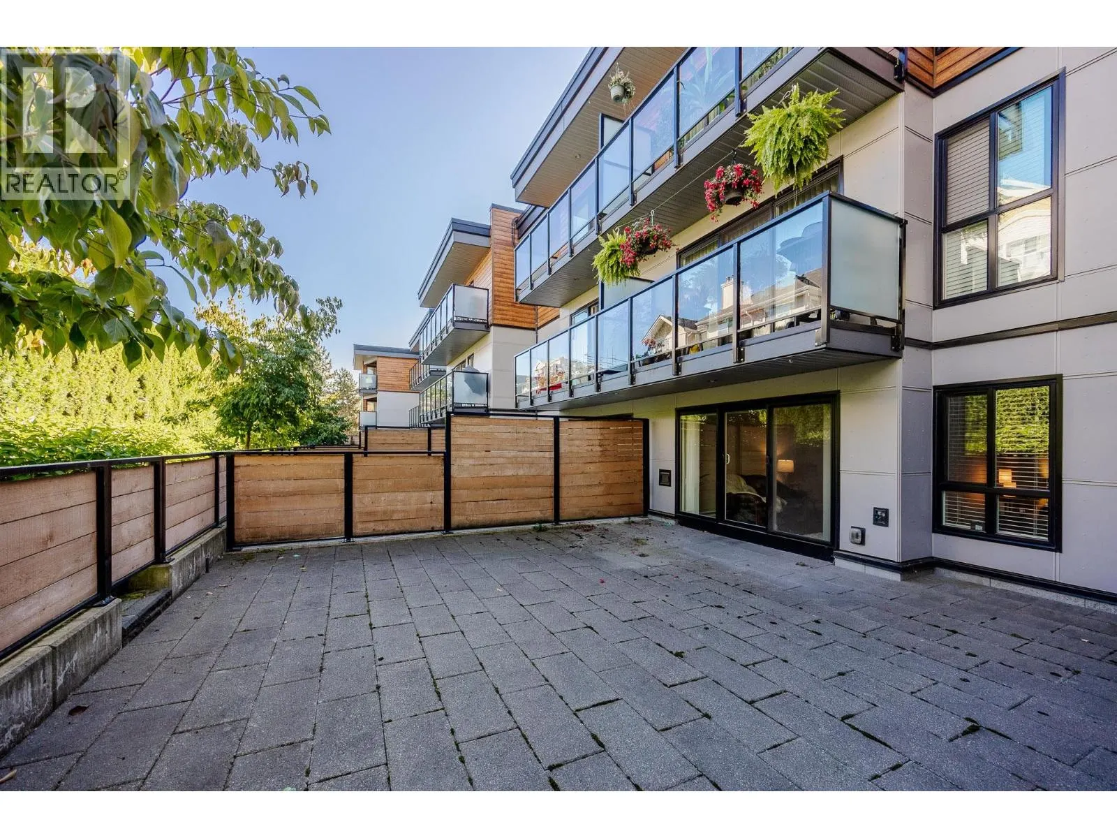 #213 215 MOWAT STREET