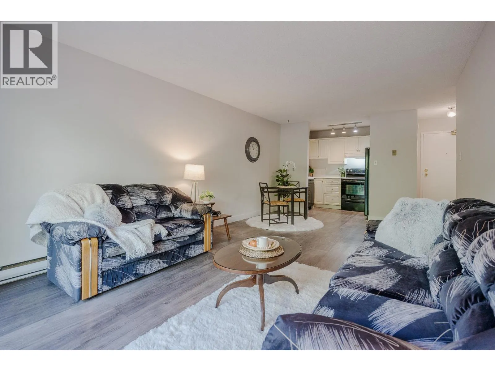 #213 215 MOWAT STREET