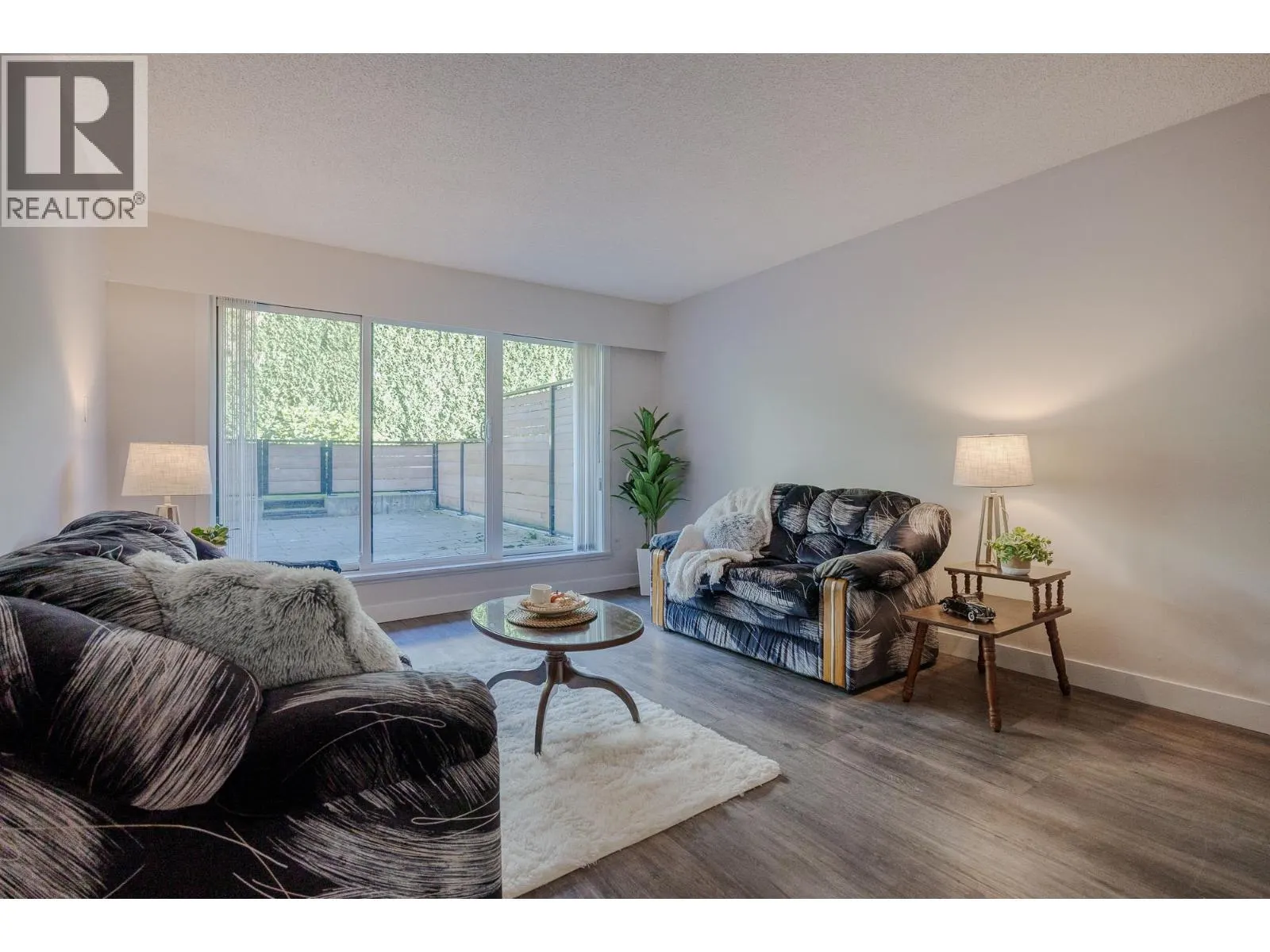#213 215 MOWAT STREET