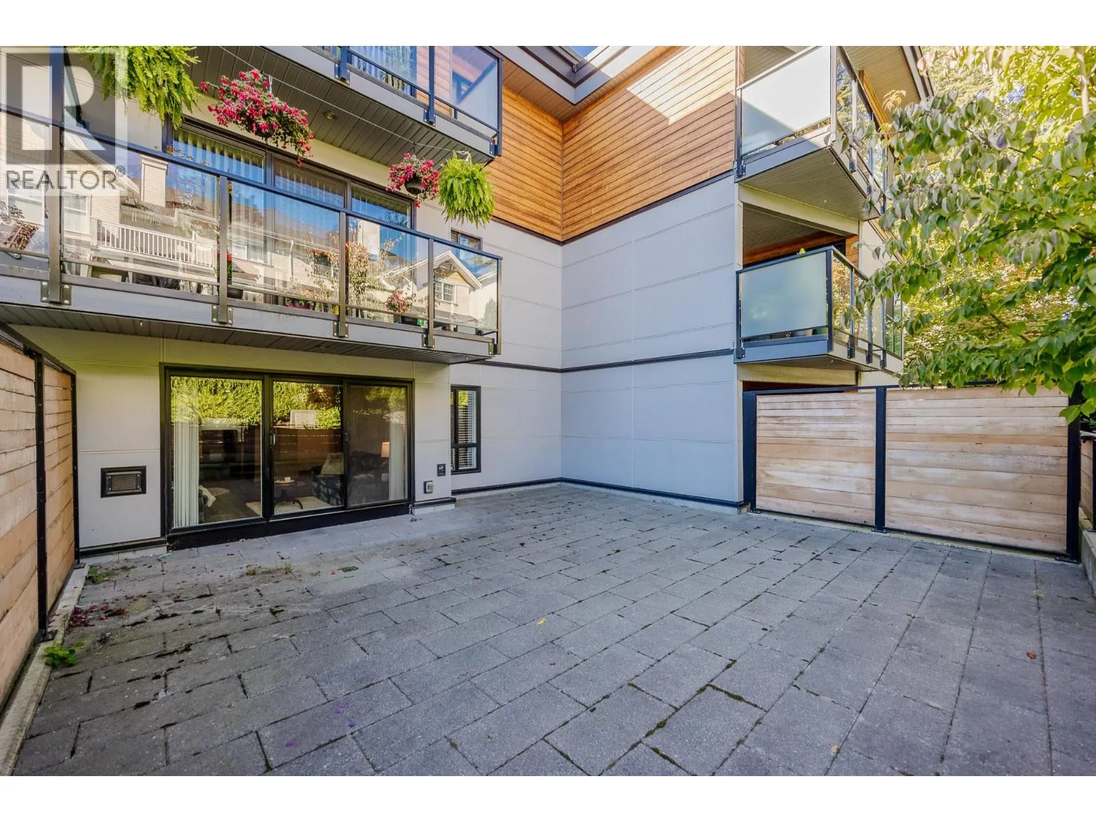 #213 215 MOWAT STREET