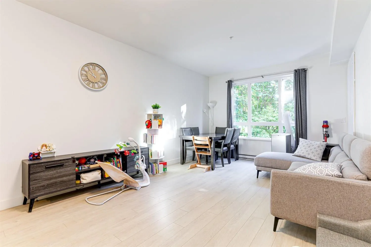 205 13925 FRASER HIGHWAY
