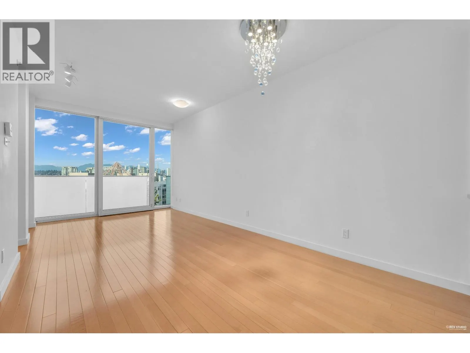 712 8080 CAMBIE ROAD