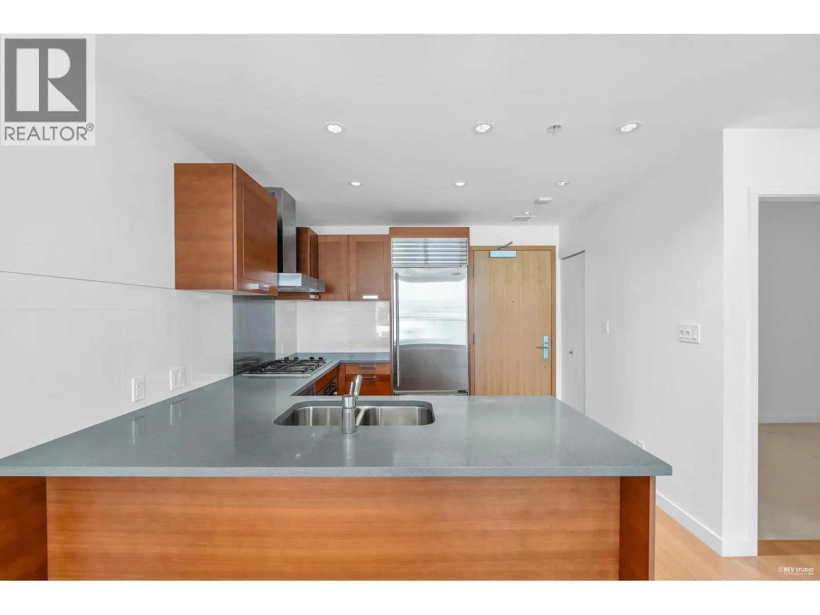 712 8080 CAMBIE ROAD