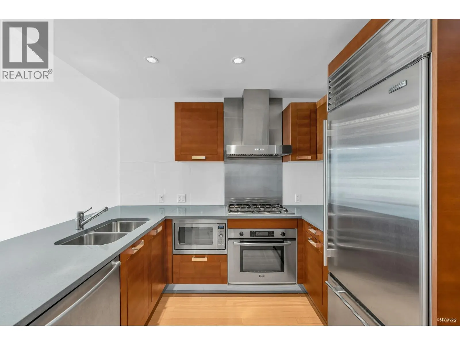 712 8080 CAMBIE ROAD