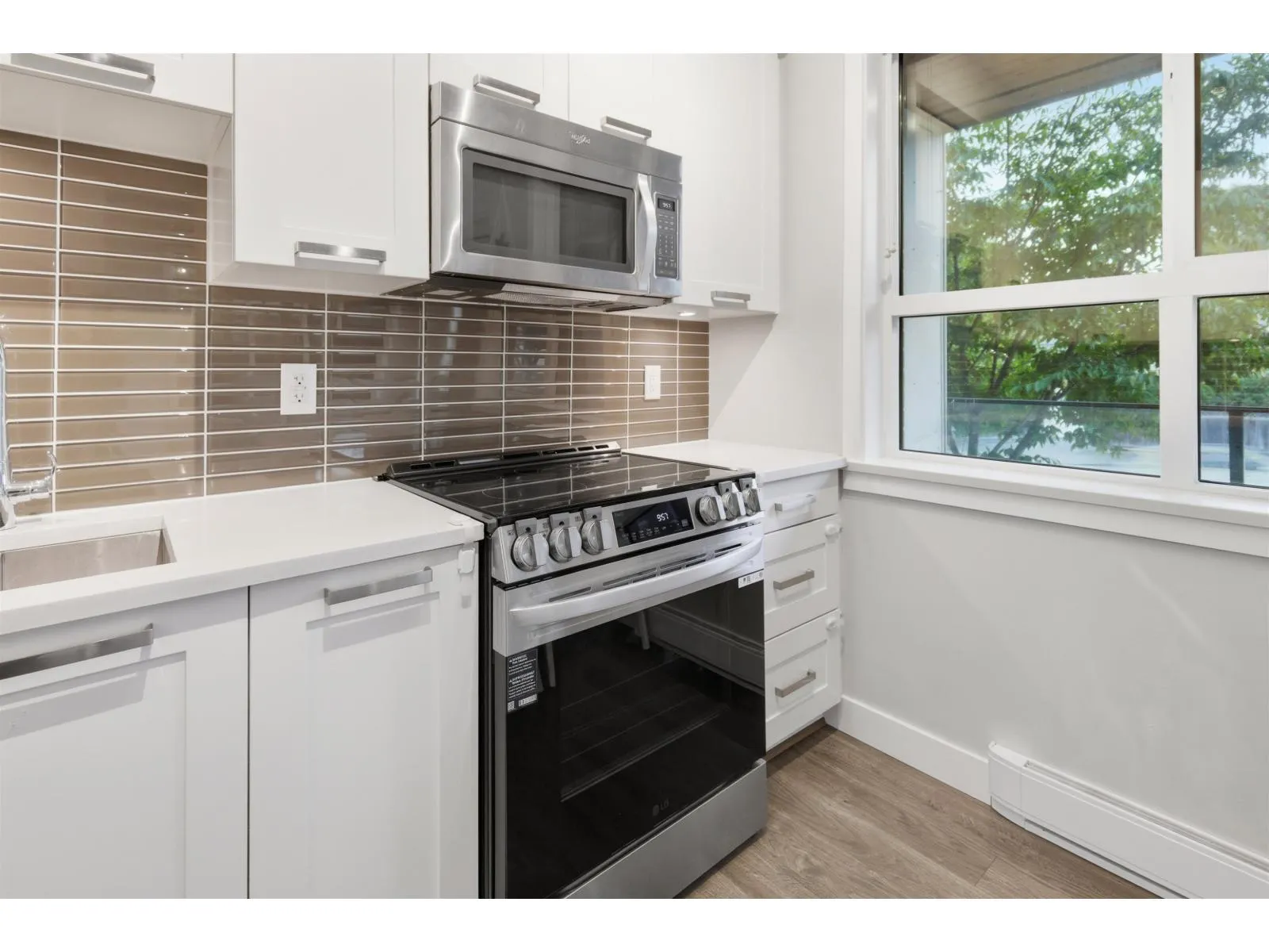 206 15388 105 AVENUE