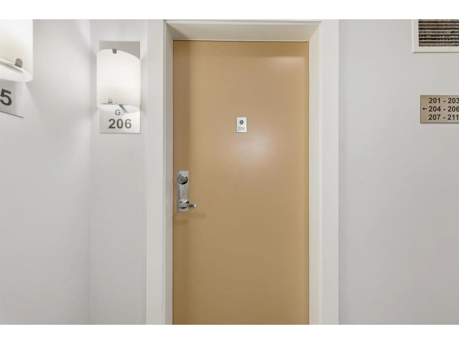 206 15388 105 AVENUE