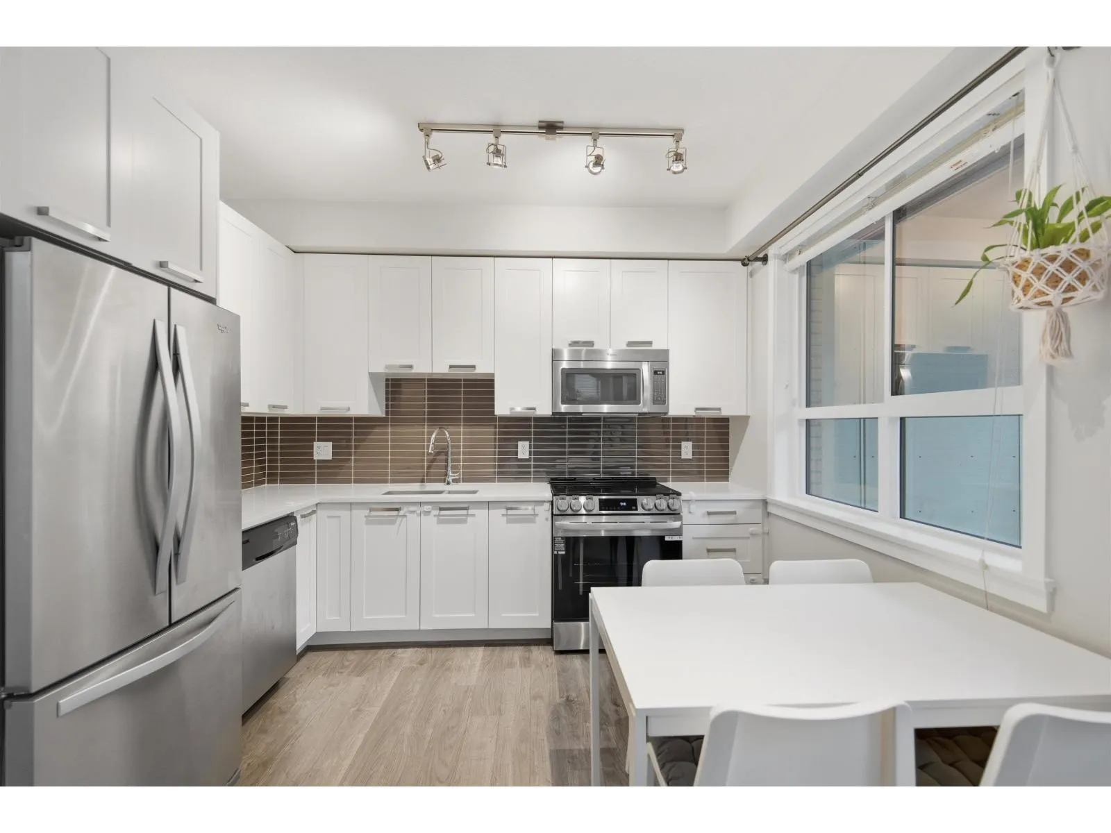 206 15388 105 AVENUE