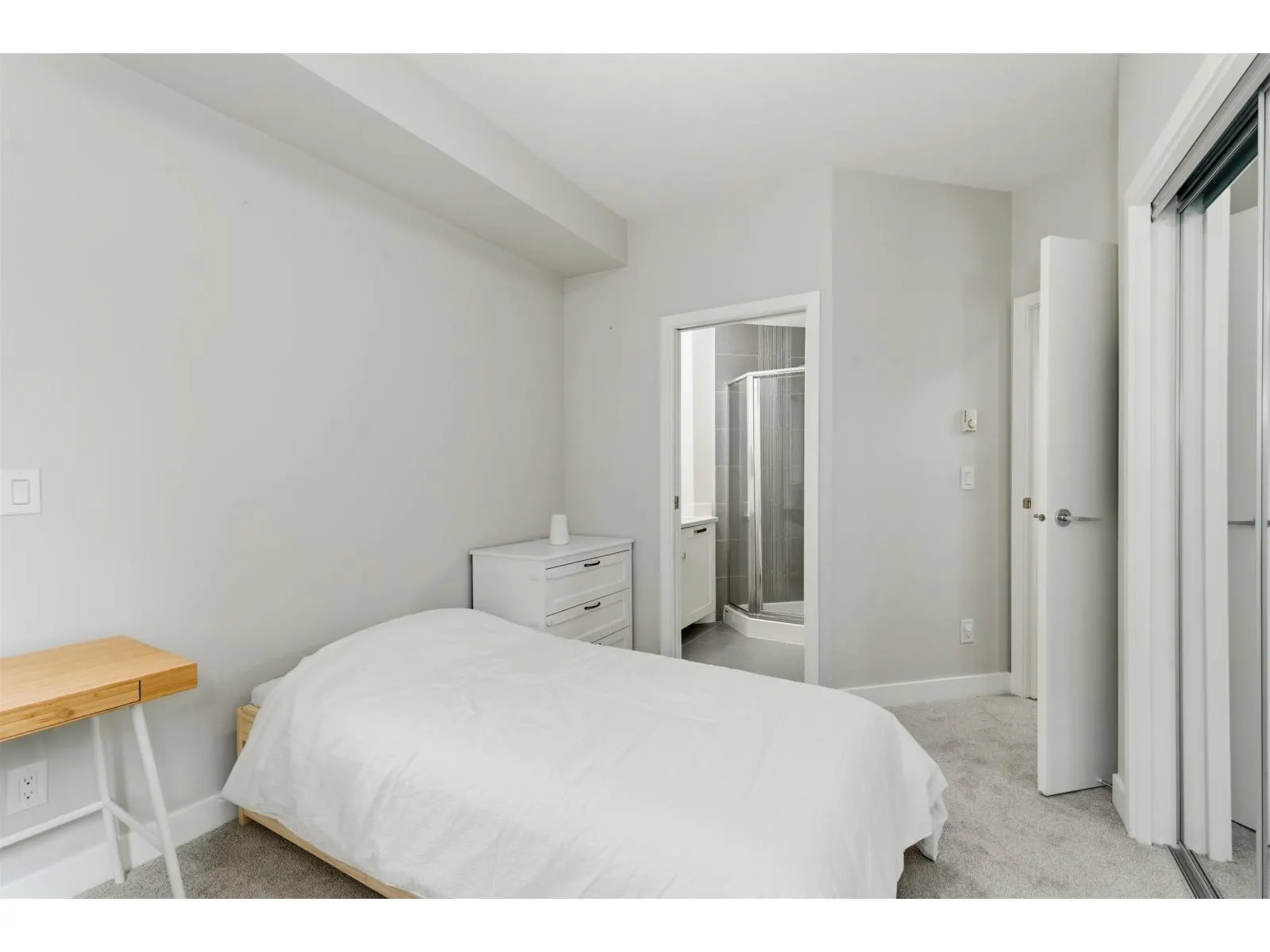 206 15388 105 AVENUE