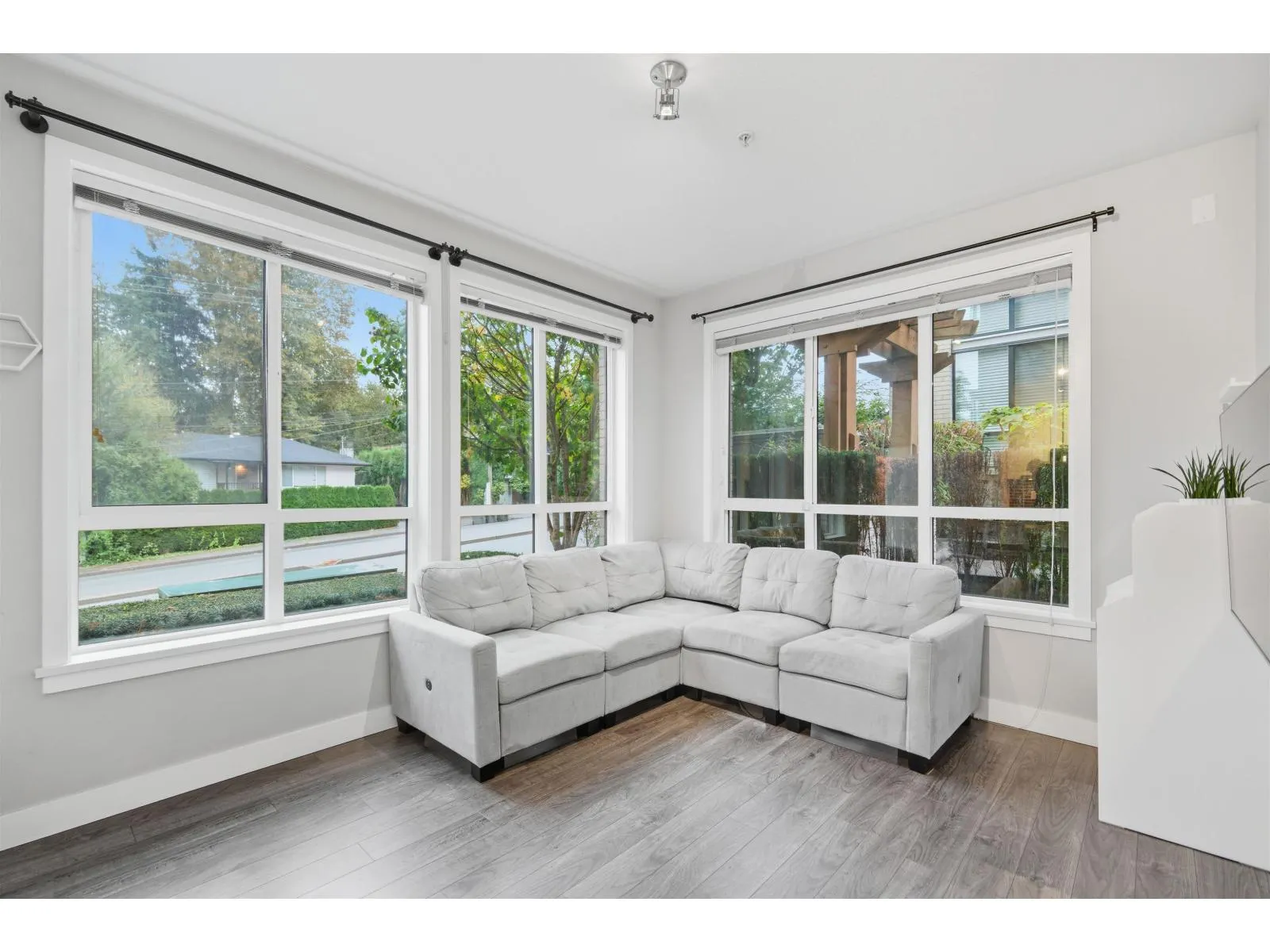 206 15388 105 AVENUE