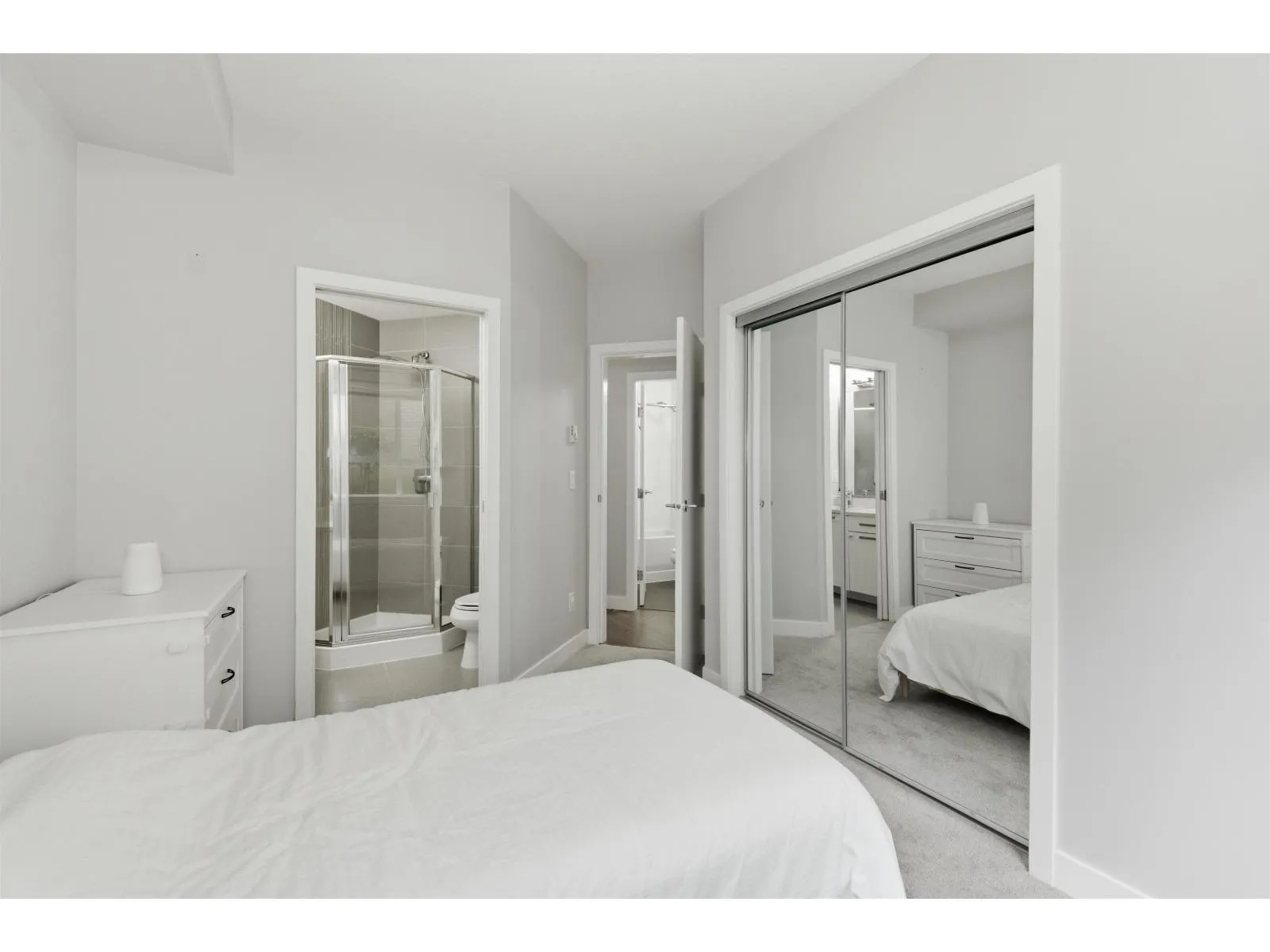 206 15388 105 AVENUE