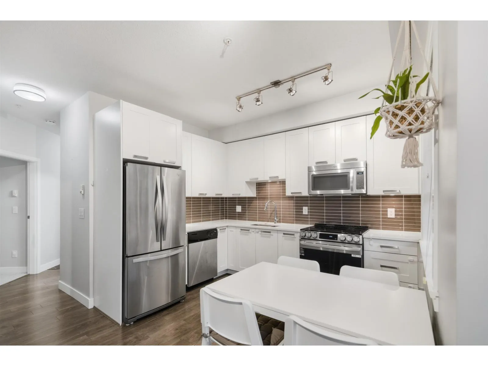 206 15388 105 AVENUE