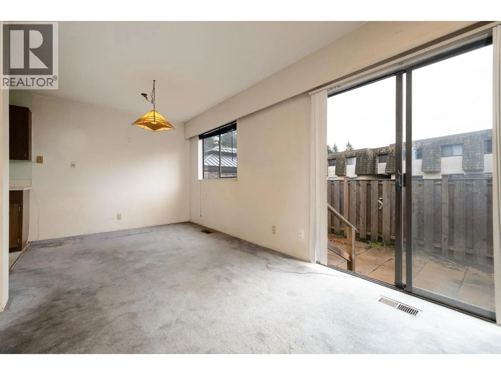 1122 PREMIER STREET