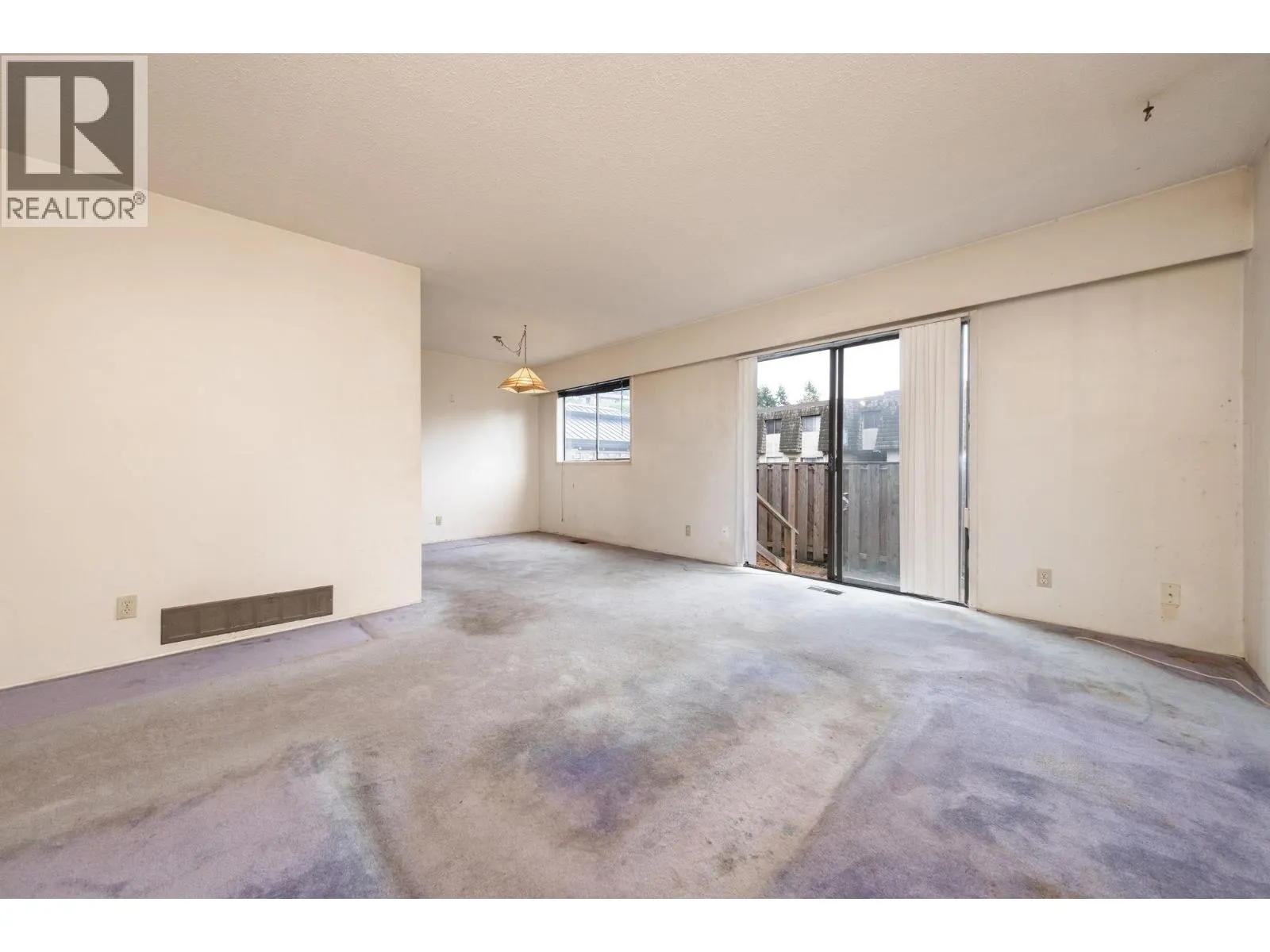 1122 PREMIER STREET