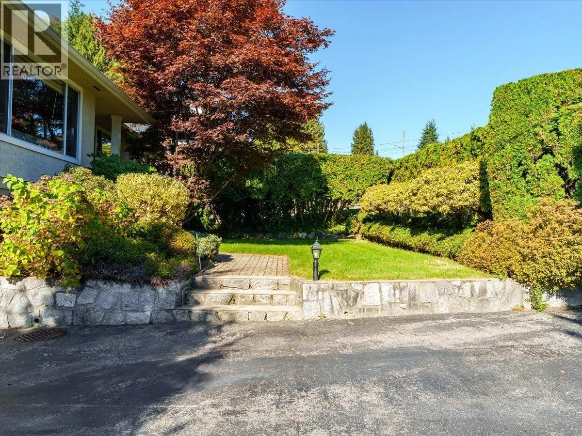 799 PLYMOUTH DRIVE