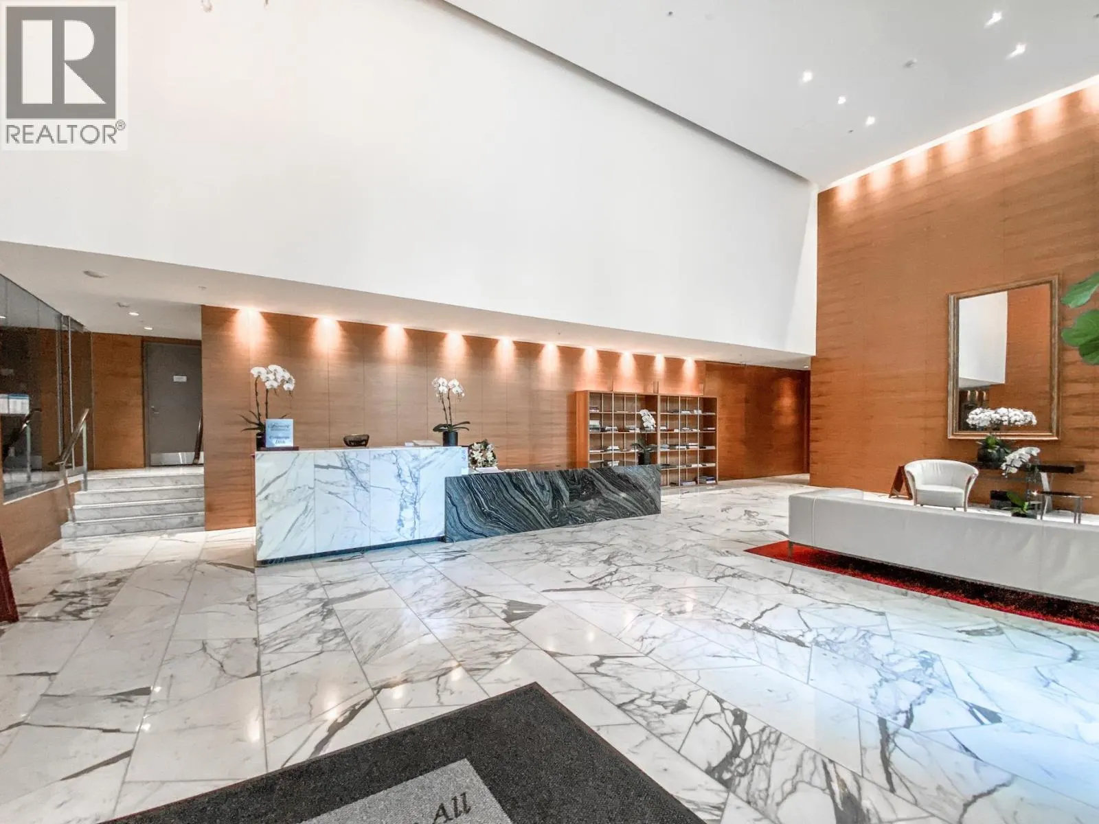 2702 1011 W CORDOVA STREET
