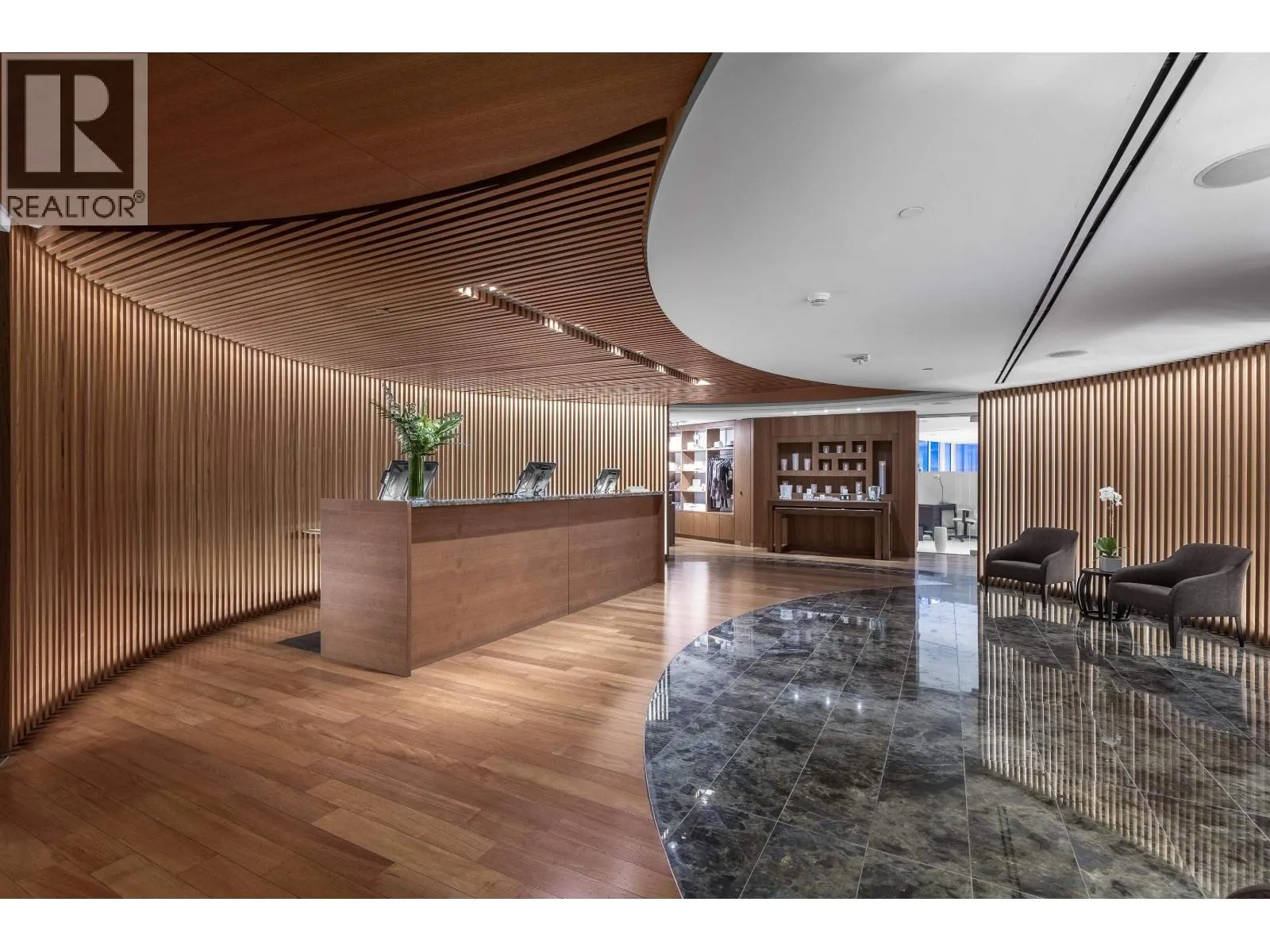 2702 1011 W CORDOVA STREET
