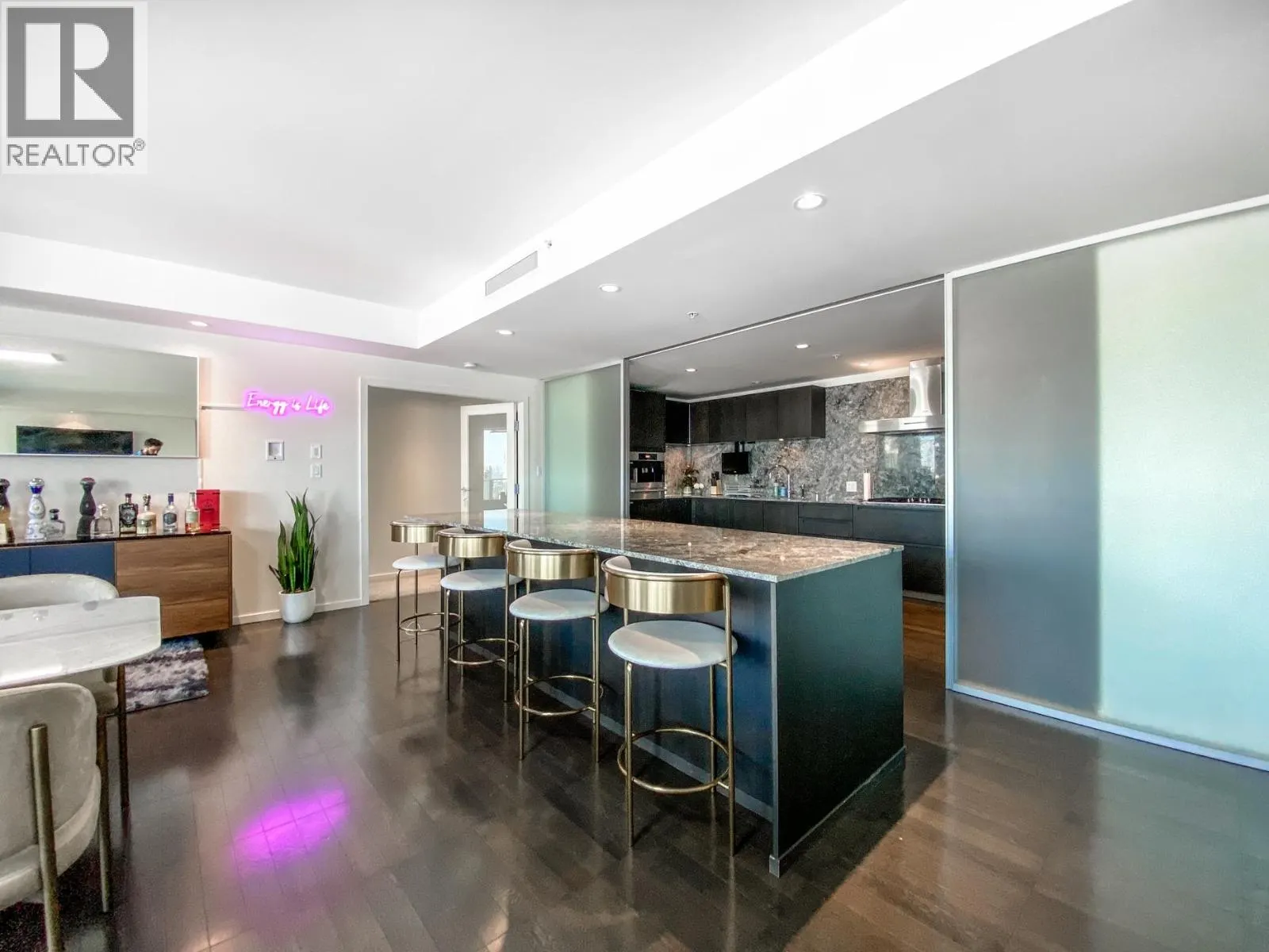2702 1011 W CORDOVA STREET