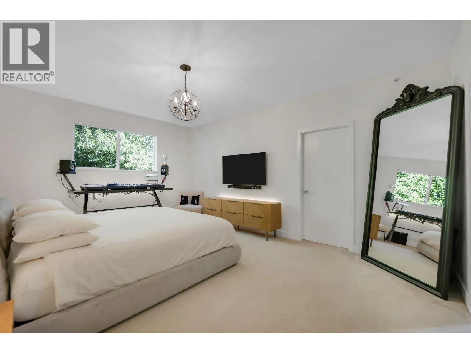 39349 FALCON CRESCENT