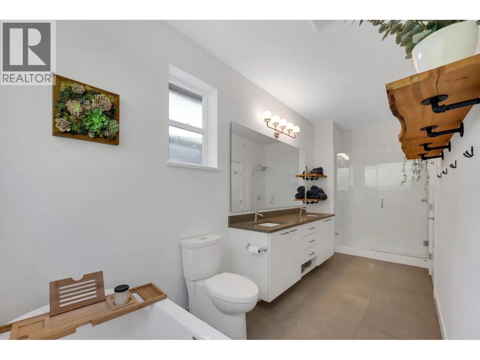 39349 FALCON CRESCENT
