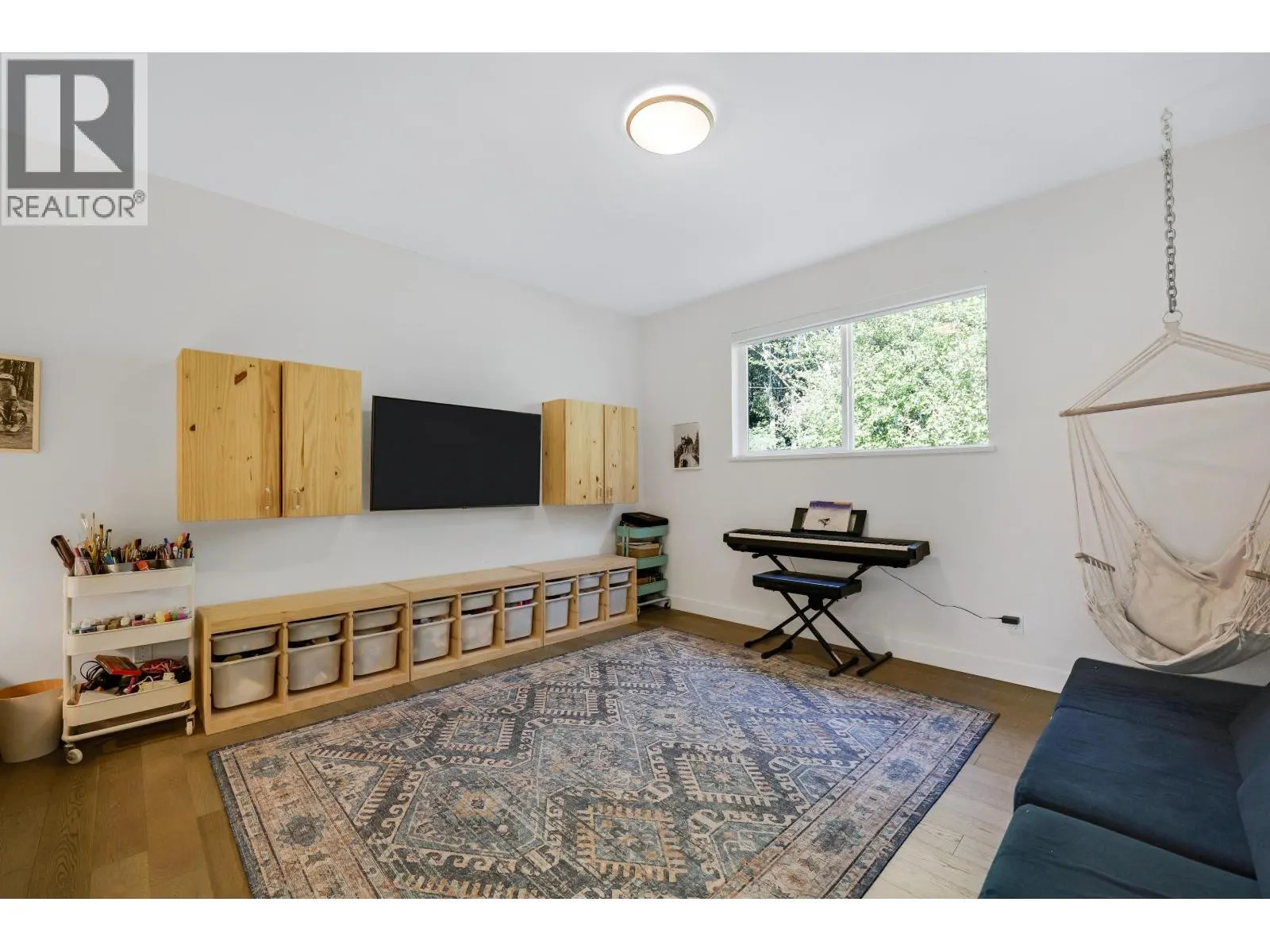 39349 FALCON CRESCENT