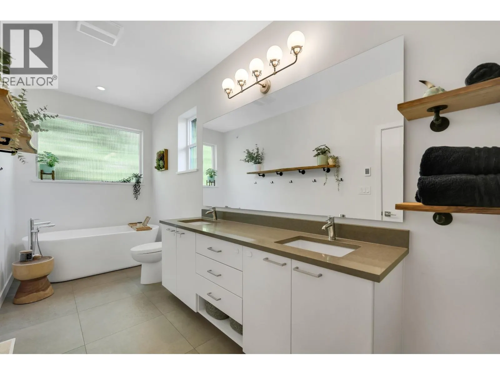 39349 FALCON CRESCENT