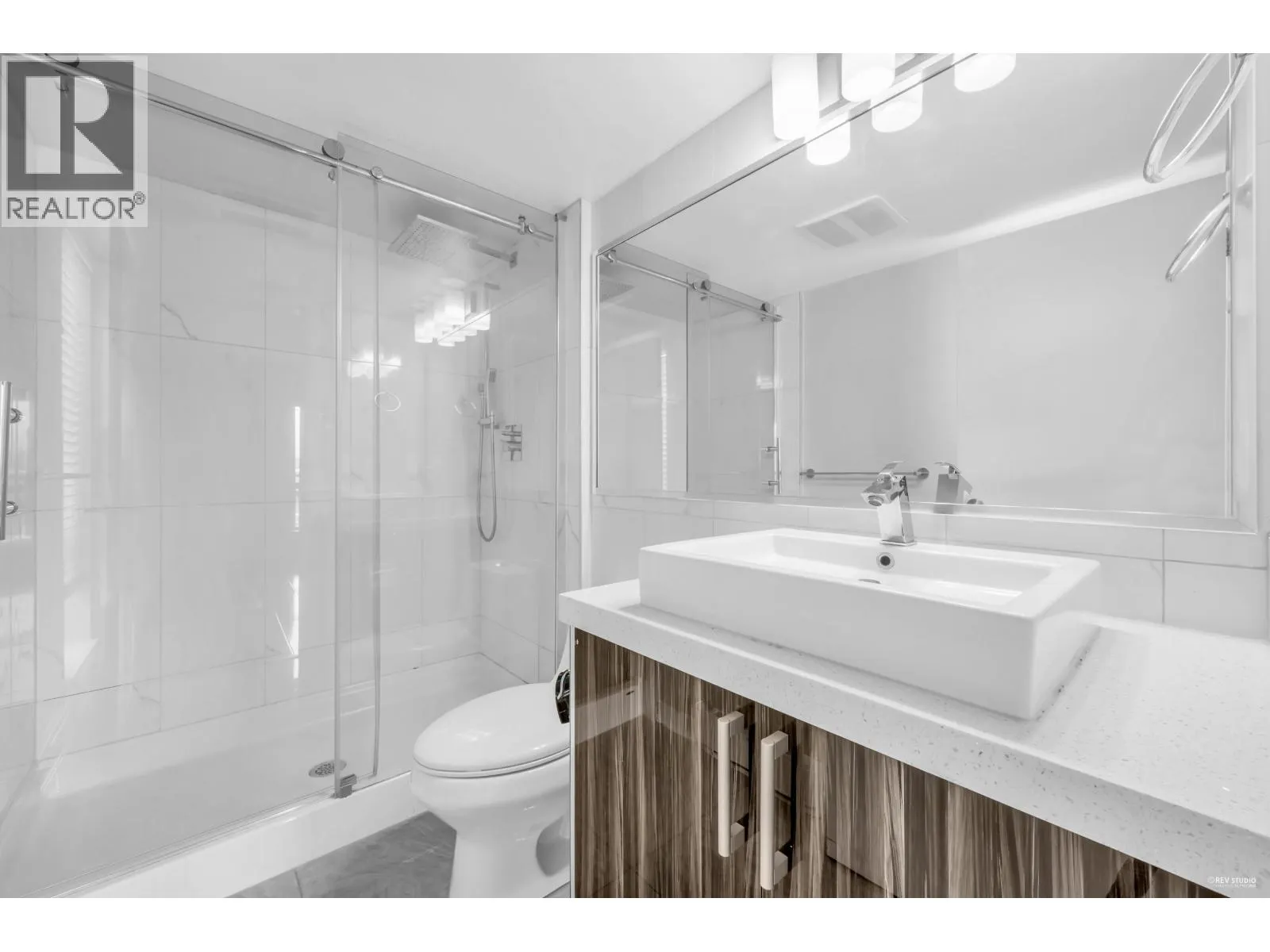 301 22318 LOUGHEED HIGHWAY