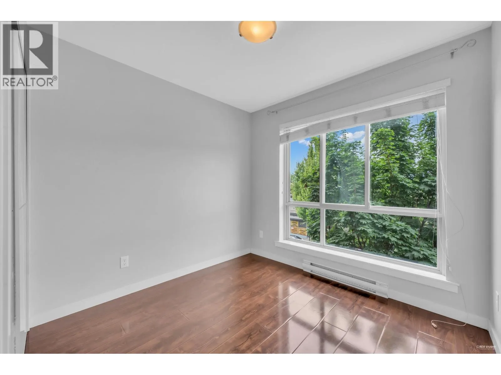 301 22318 LOUGHEED HIGHWAY