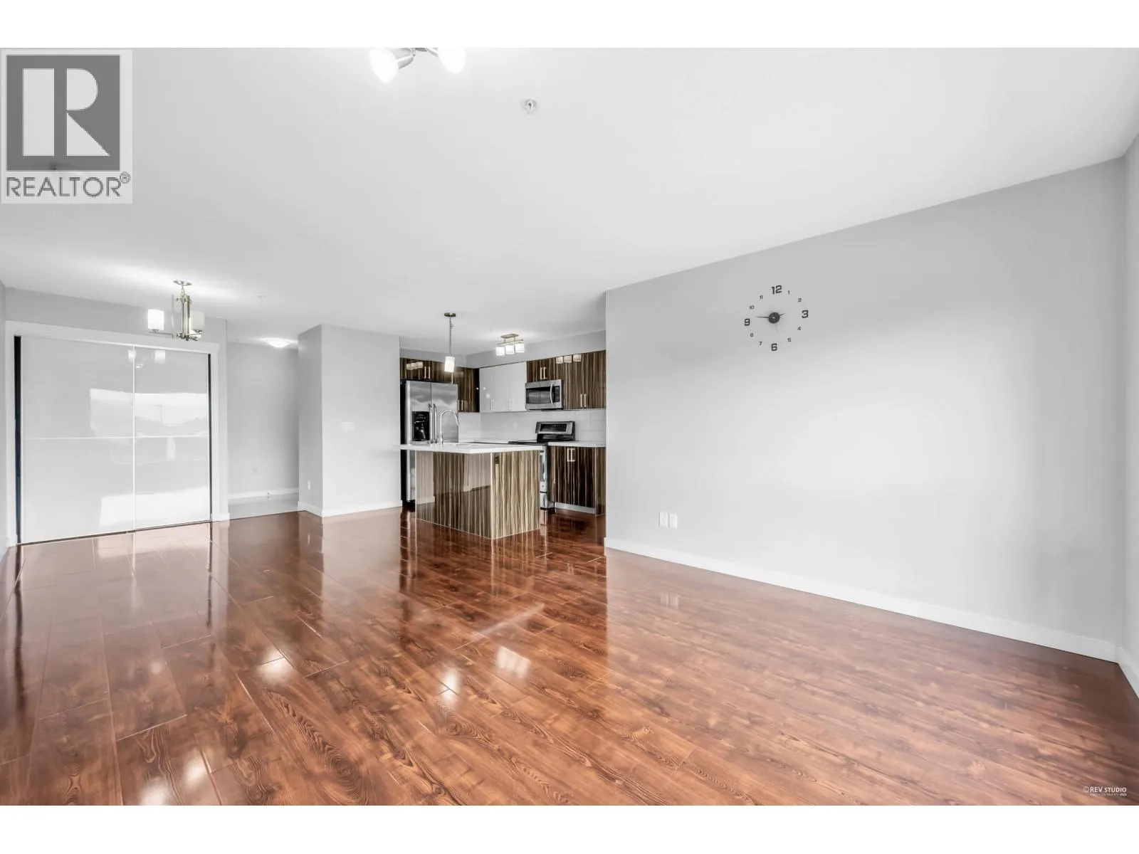 301 22318 LOUGHEED HIGHWAY