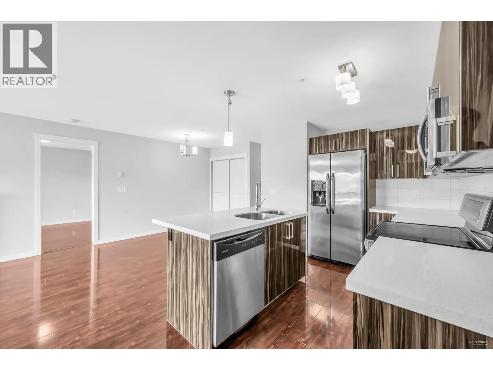 301 22318 LOUGHEED HIGHWAY