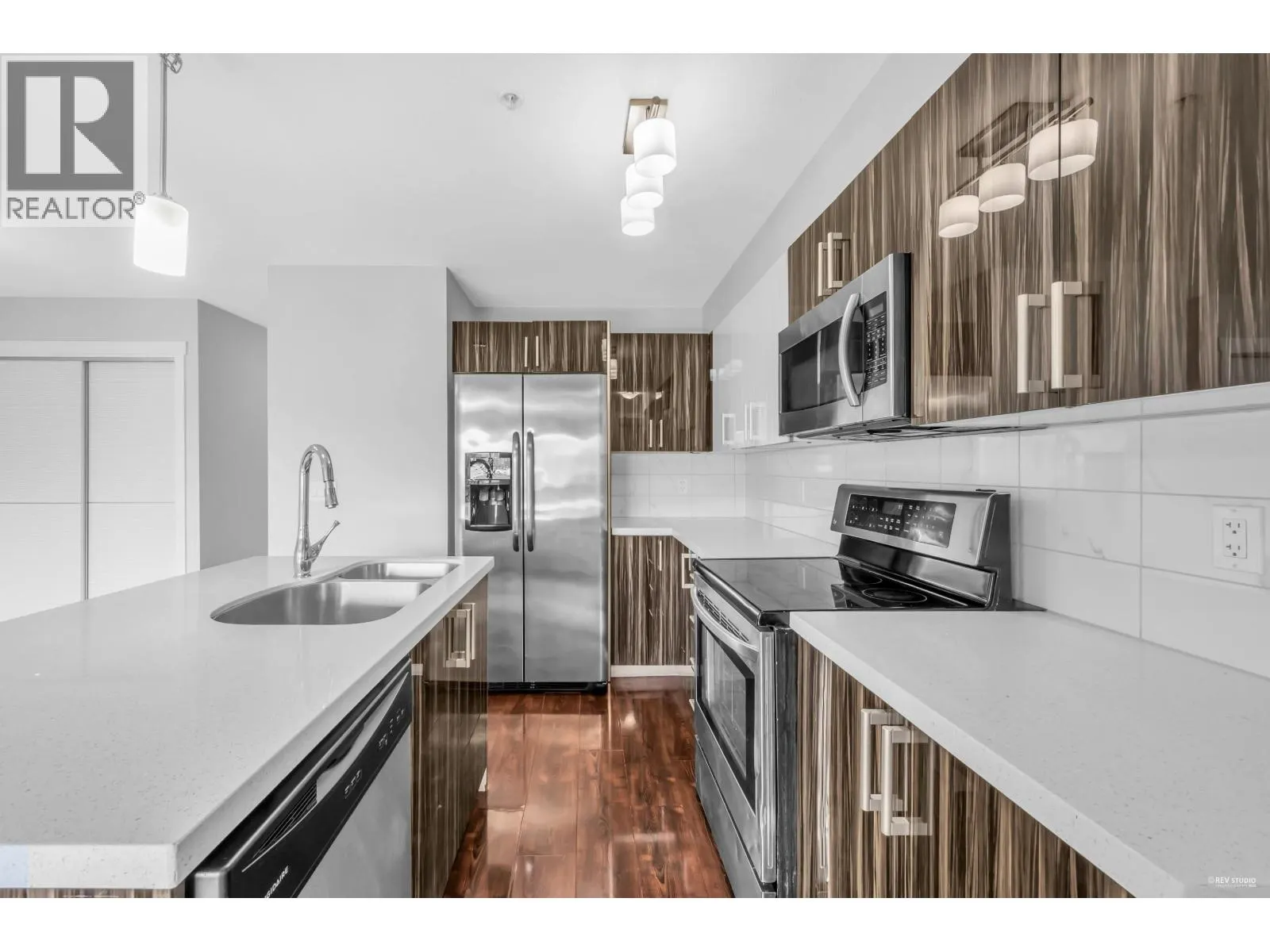 301 22318 LOUGHEED HIGHWAY