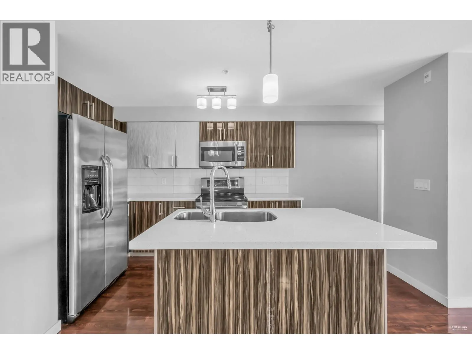 301 22318 LOUGHEED HIGHWAY