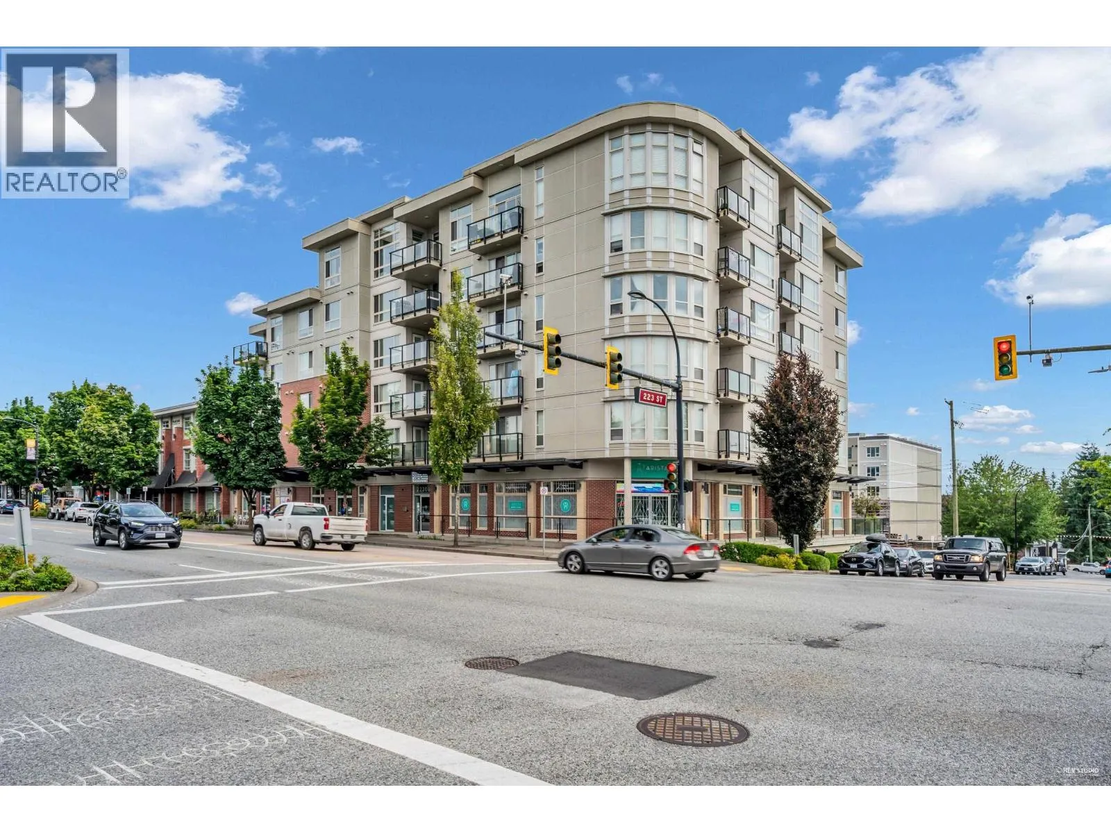 301 22318 LOUGHEED HIGHWAY