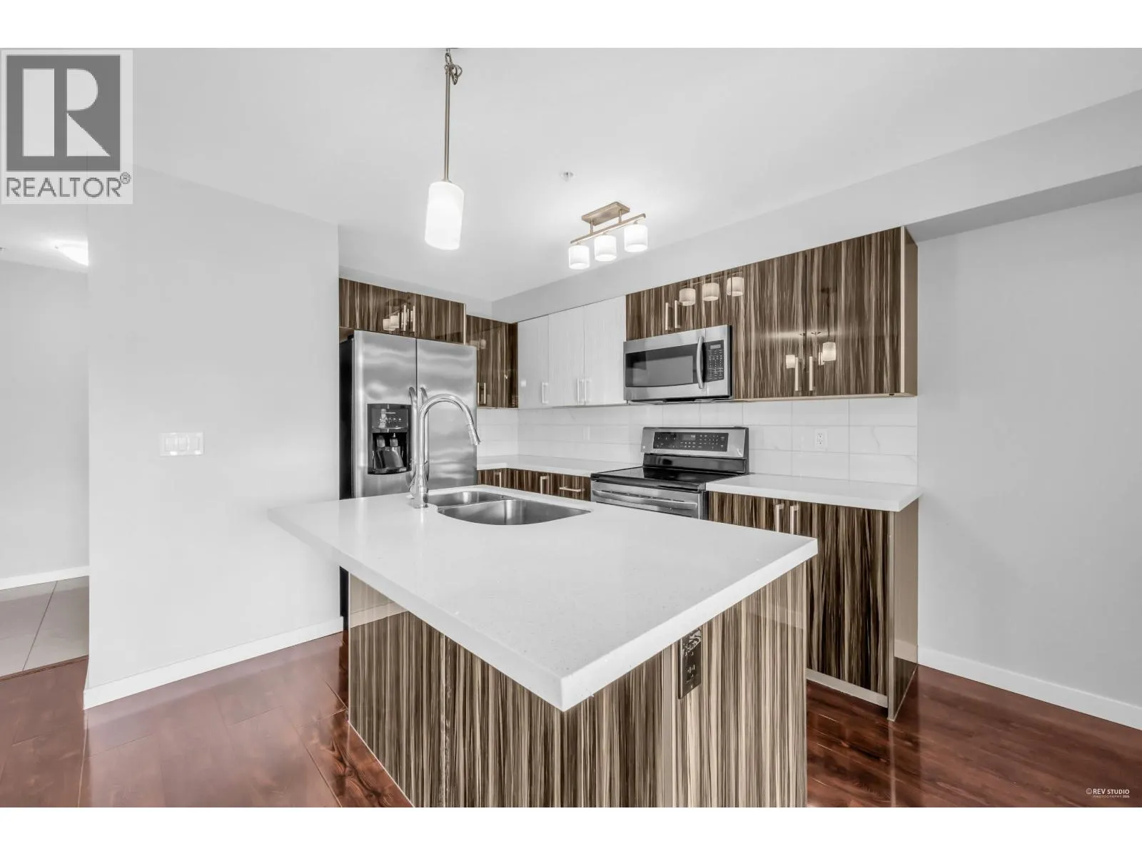 301 22318 LOUGHEED HIGHWAY