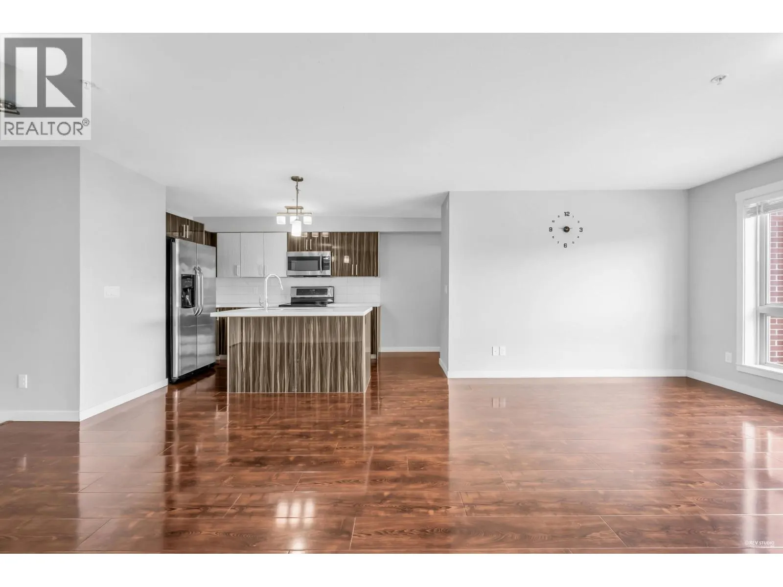 301 22318 LOUGHEED HIGHWAY