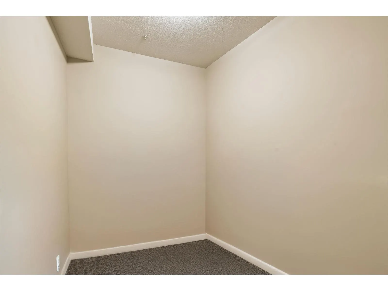 303 45615 BRETT AVENUE|Chilliwack Proper West