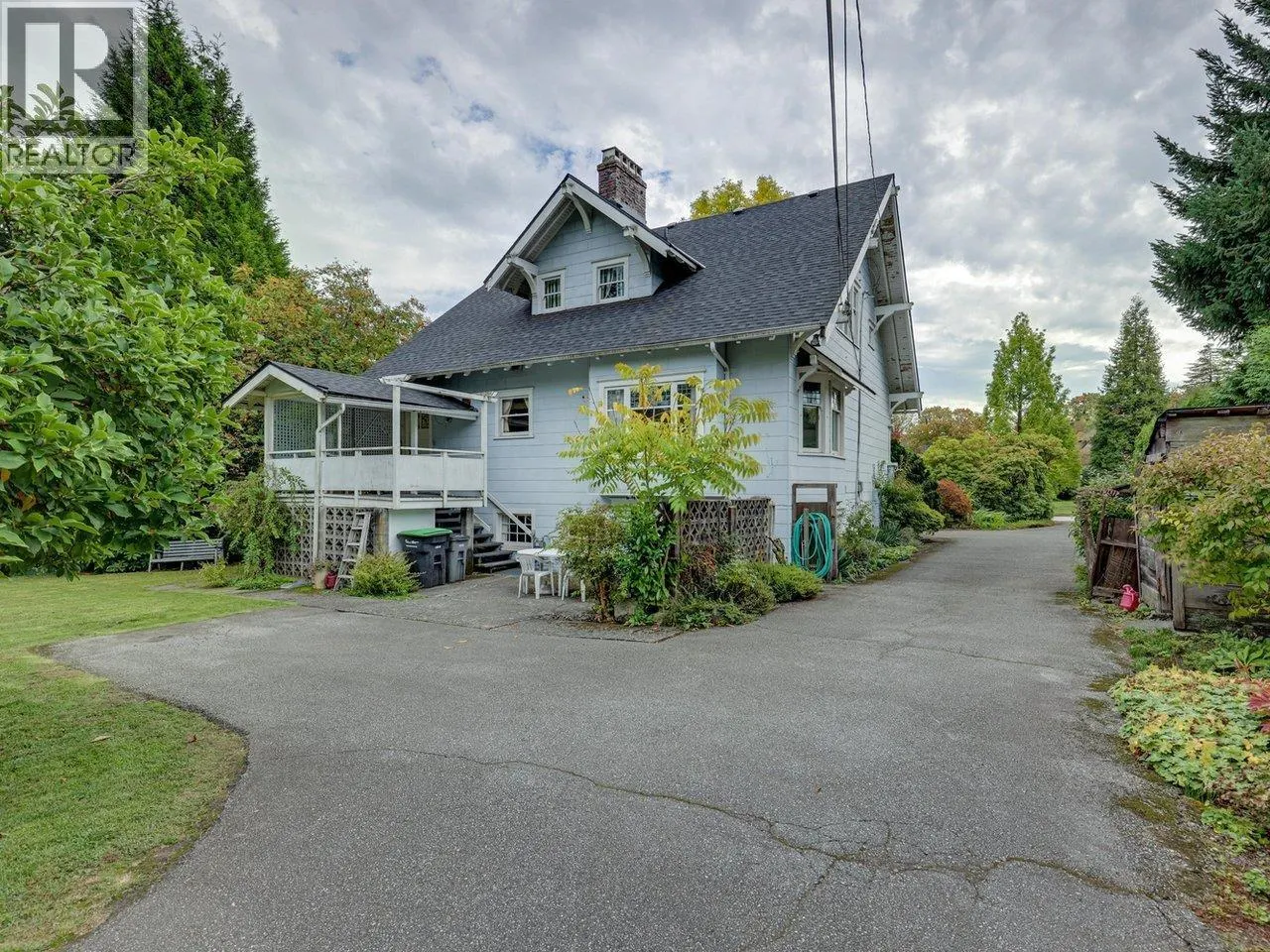 1251 W KING EDWARD AVENUE