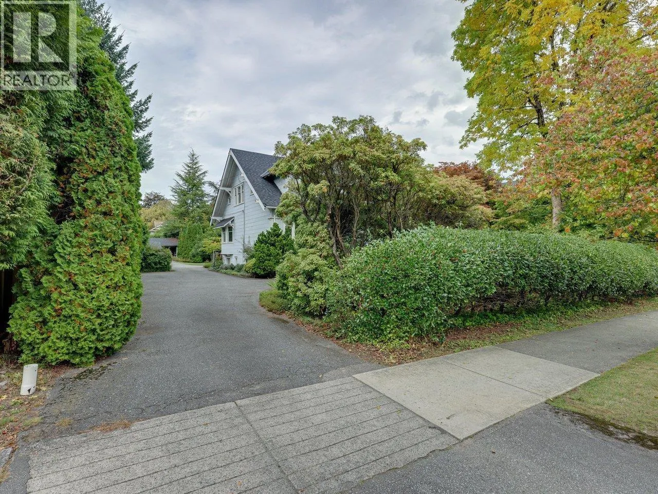 1251 W KING EDWARD AVENUE