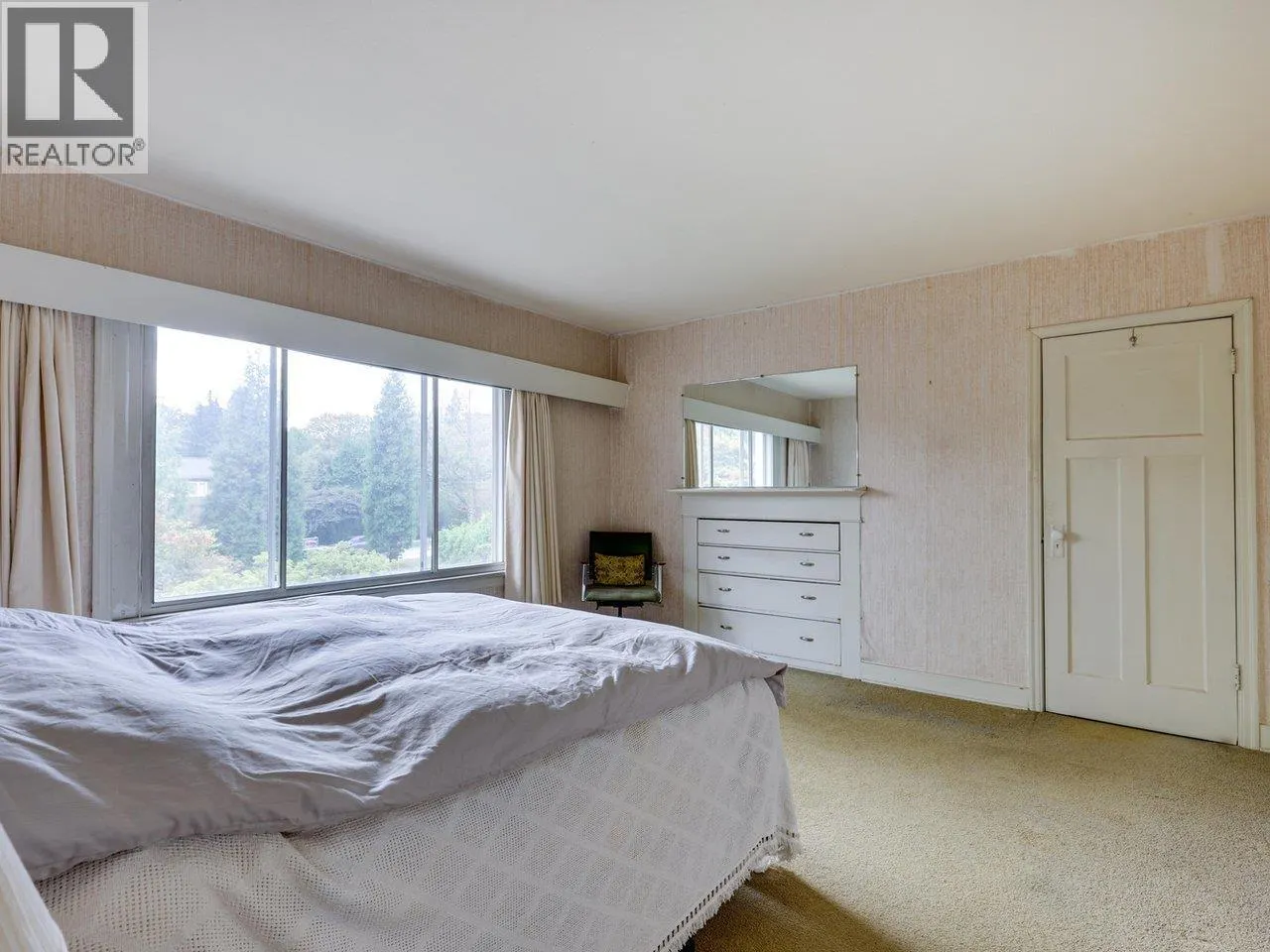 1251 W KING EDWARD AVENUE