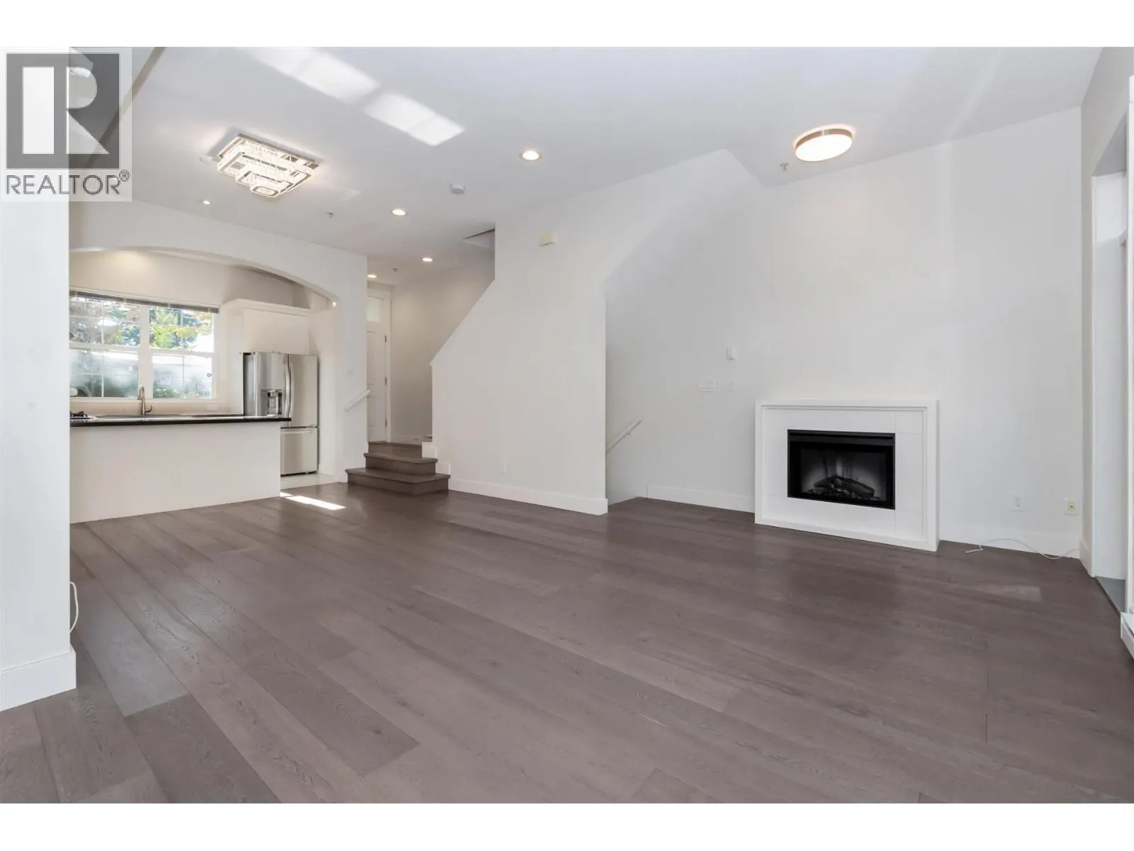 765 W 42ND AVENUE