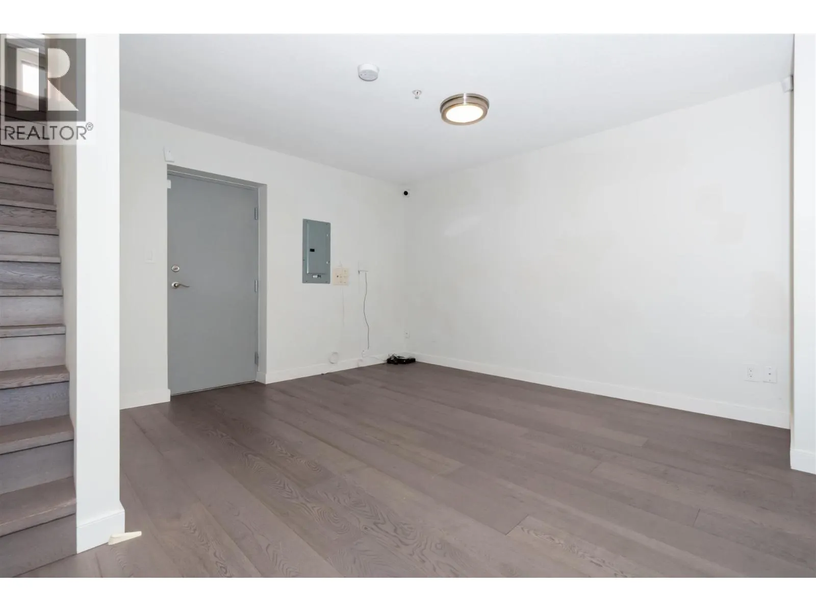 765 W 42ND AVENUE