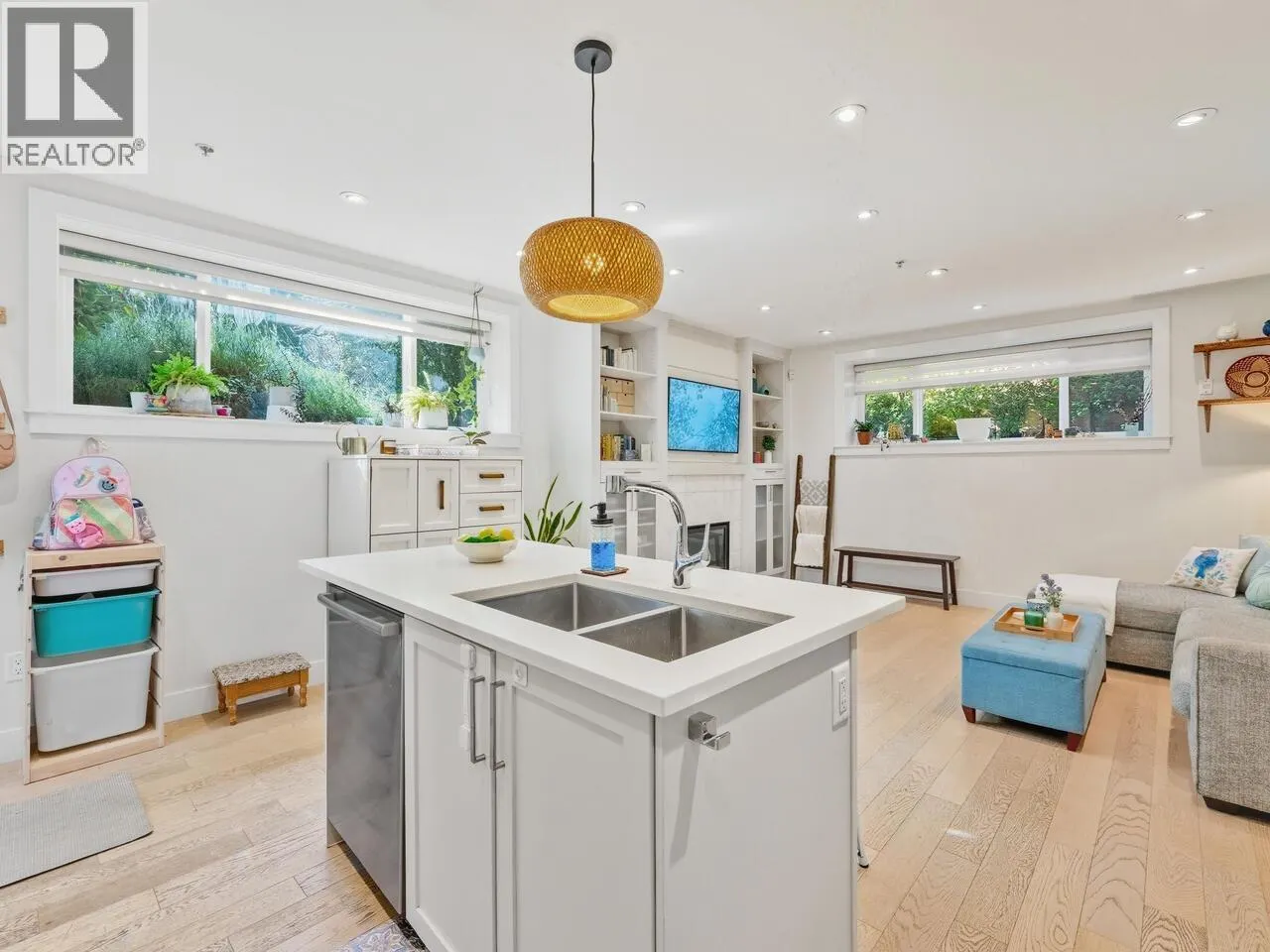 165 W 14TH AVENUE
