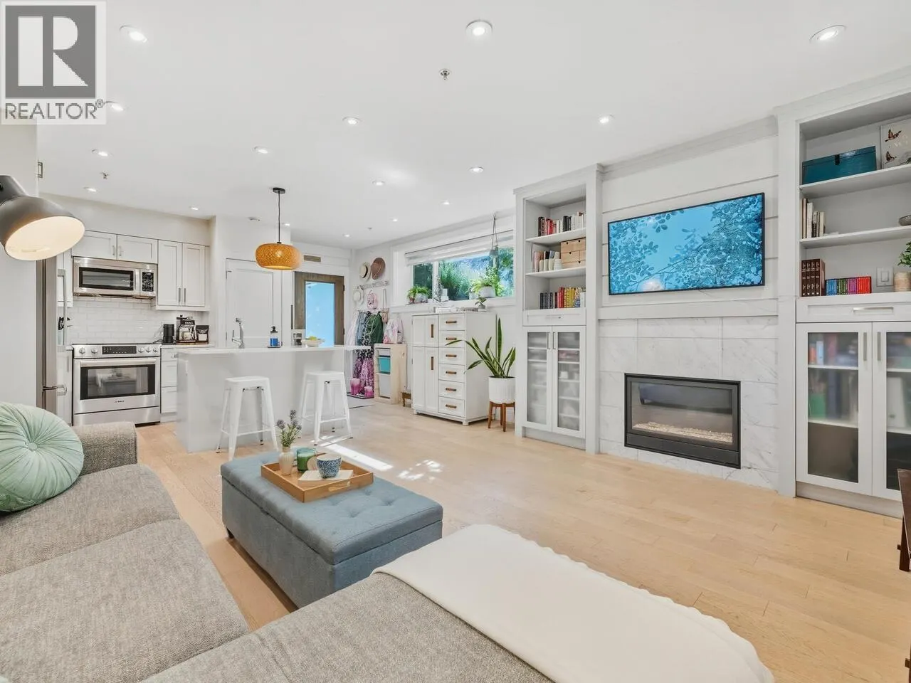 165 W 14TH AVENUE