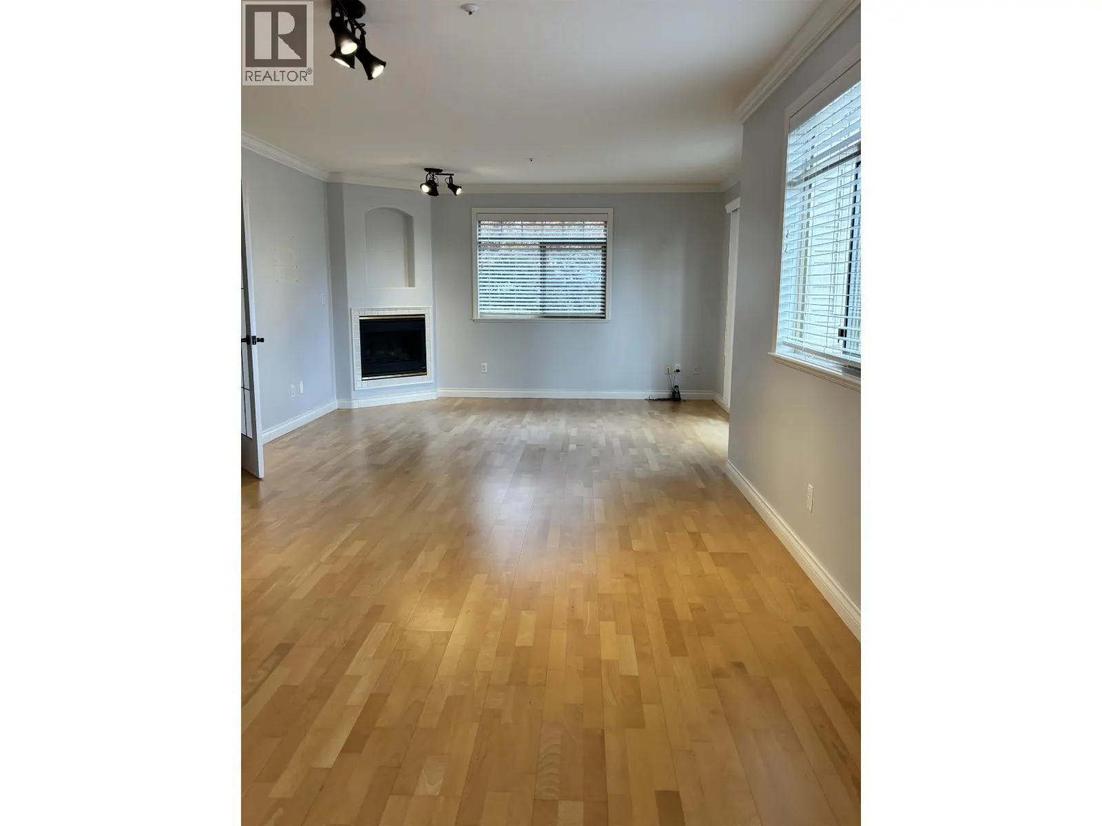 A203 1258 HUNTER ROAD