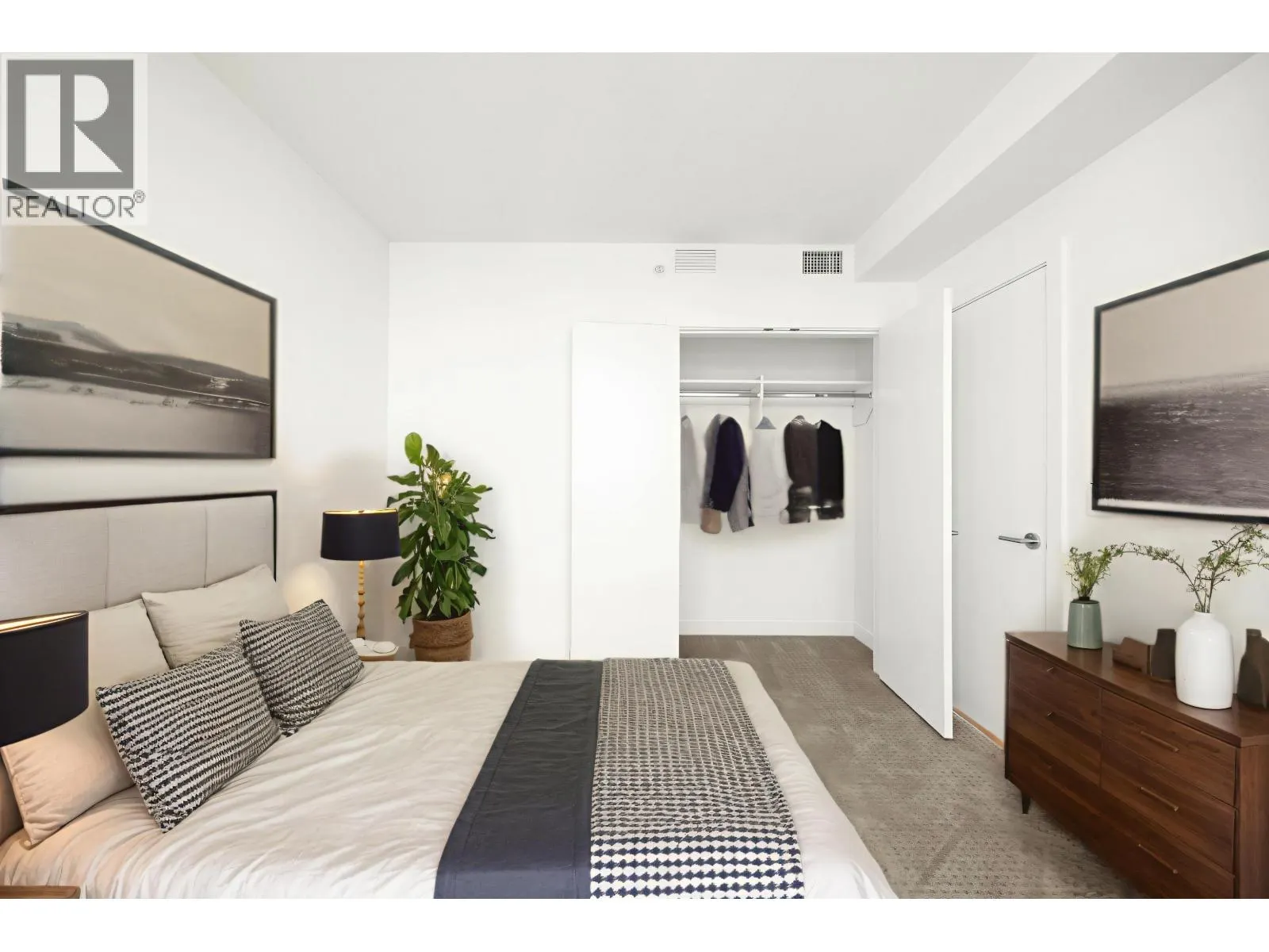 1601 7683 PARK CRESCENT