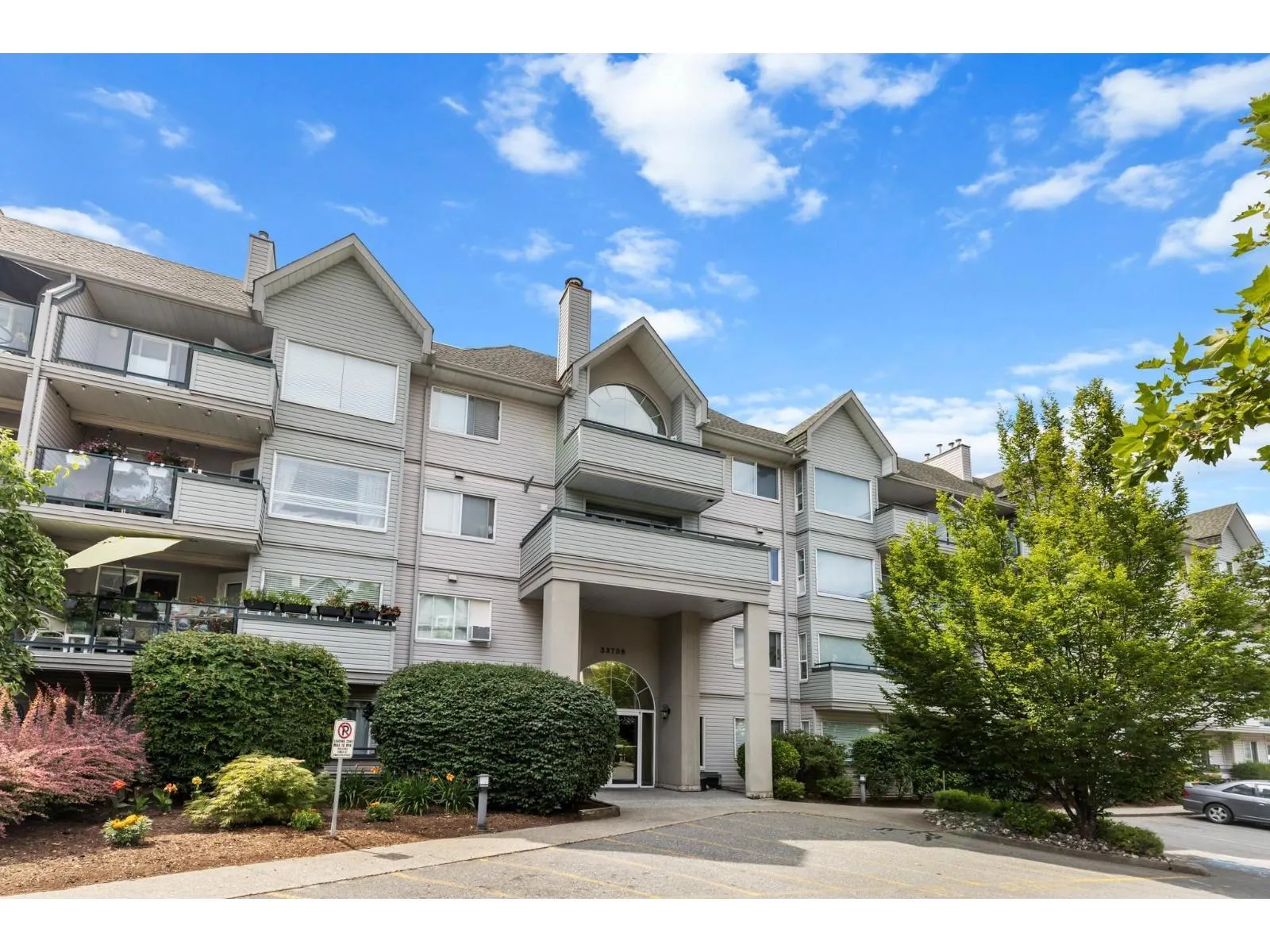 407 33708 KING ROAD